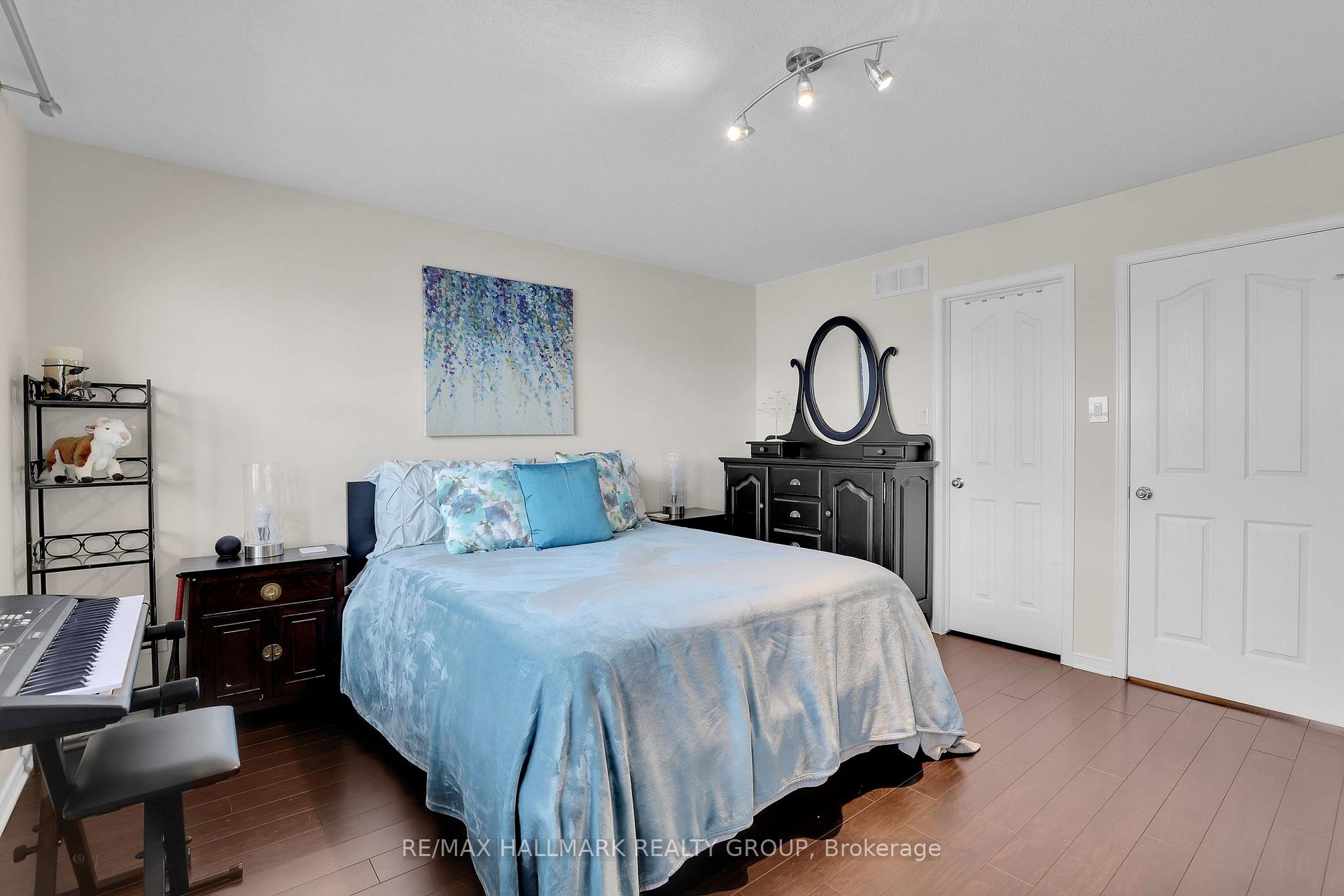 Photo 12 of 39 Jenscott Private, Ottawa, Central Park — HOMEH