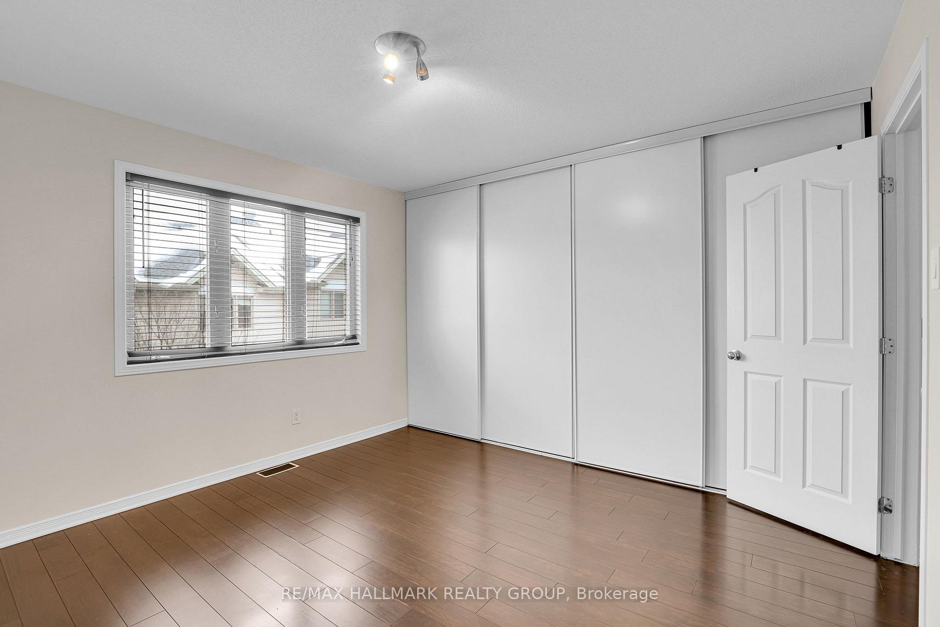 Photo 17 of 39 Jenscott Private, Ottawa, Central Park — HOMEH
