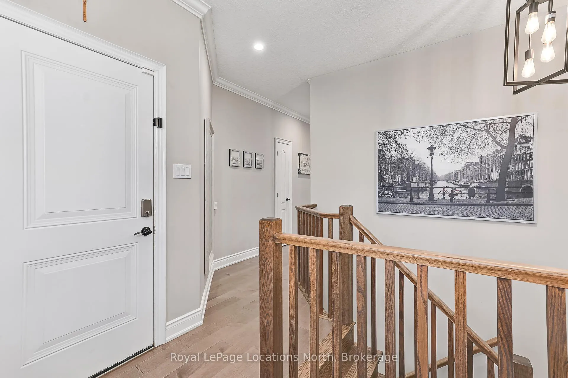 Photo 3 of 186 Findlay Drive, Collingwood — HOMEH