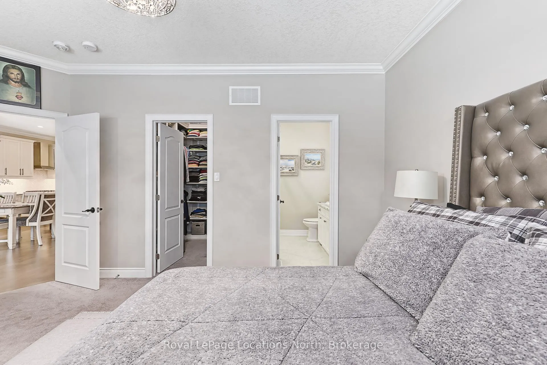 Photo 10 of 186 Findlay Drive, Collingwood — HOMEH