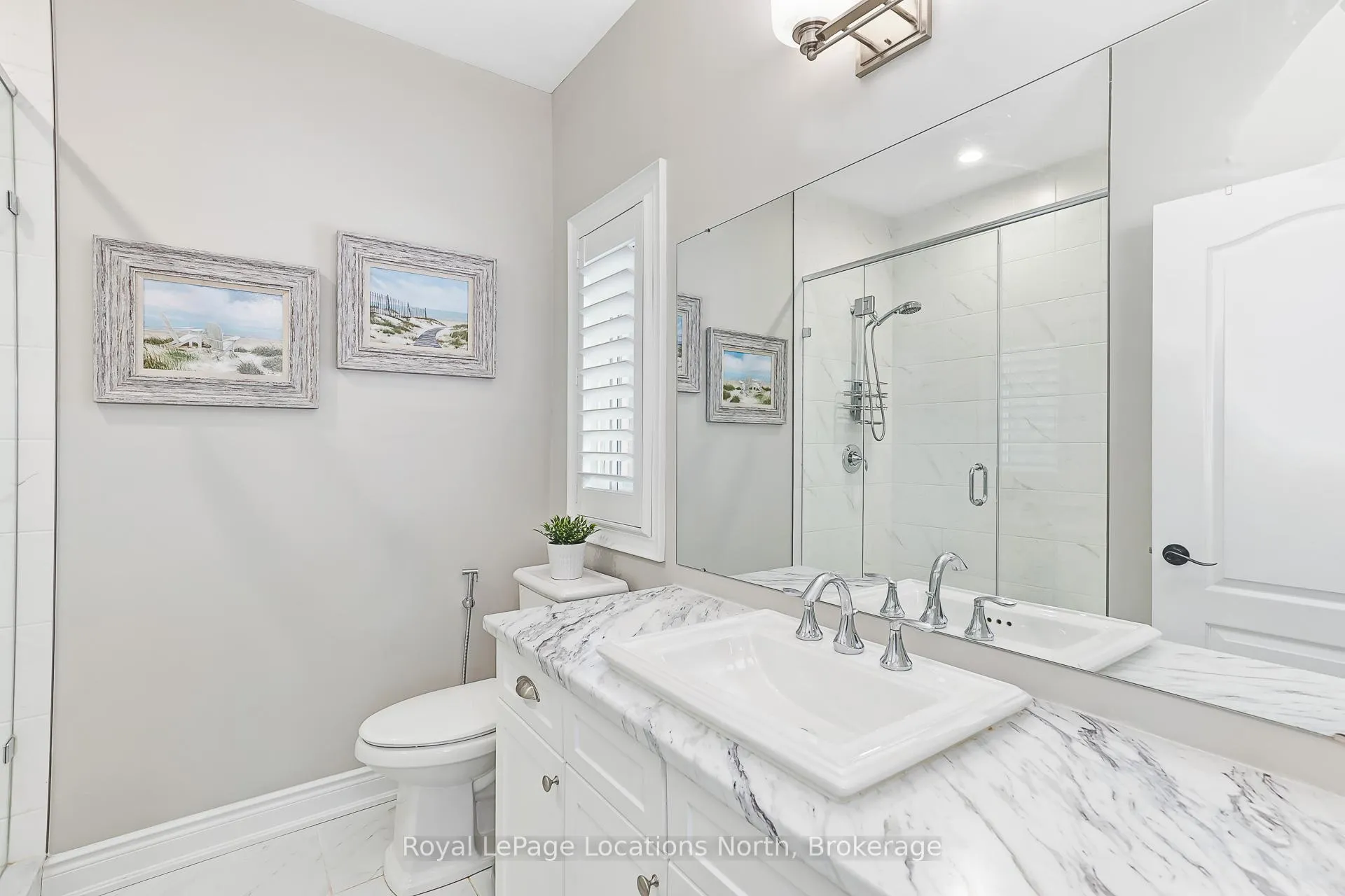 Photo 11 of 186 Findlay Drive, Collingwood — HOMEH
