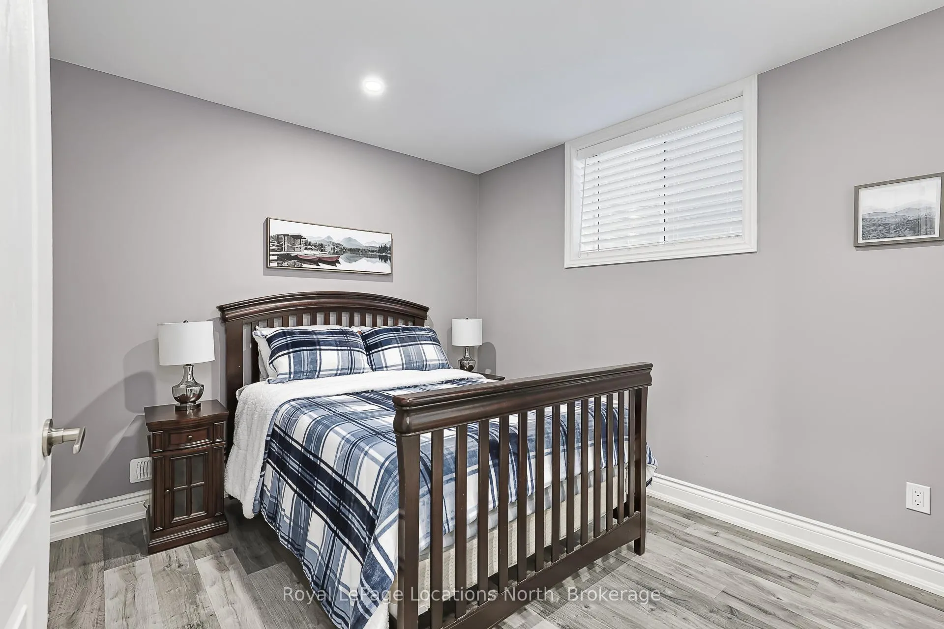 Photo 16 of 186 Findlay Drive, Collingwood — HOMEH