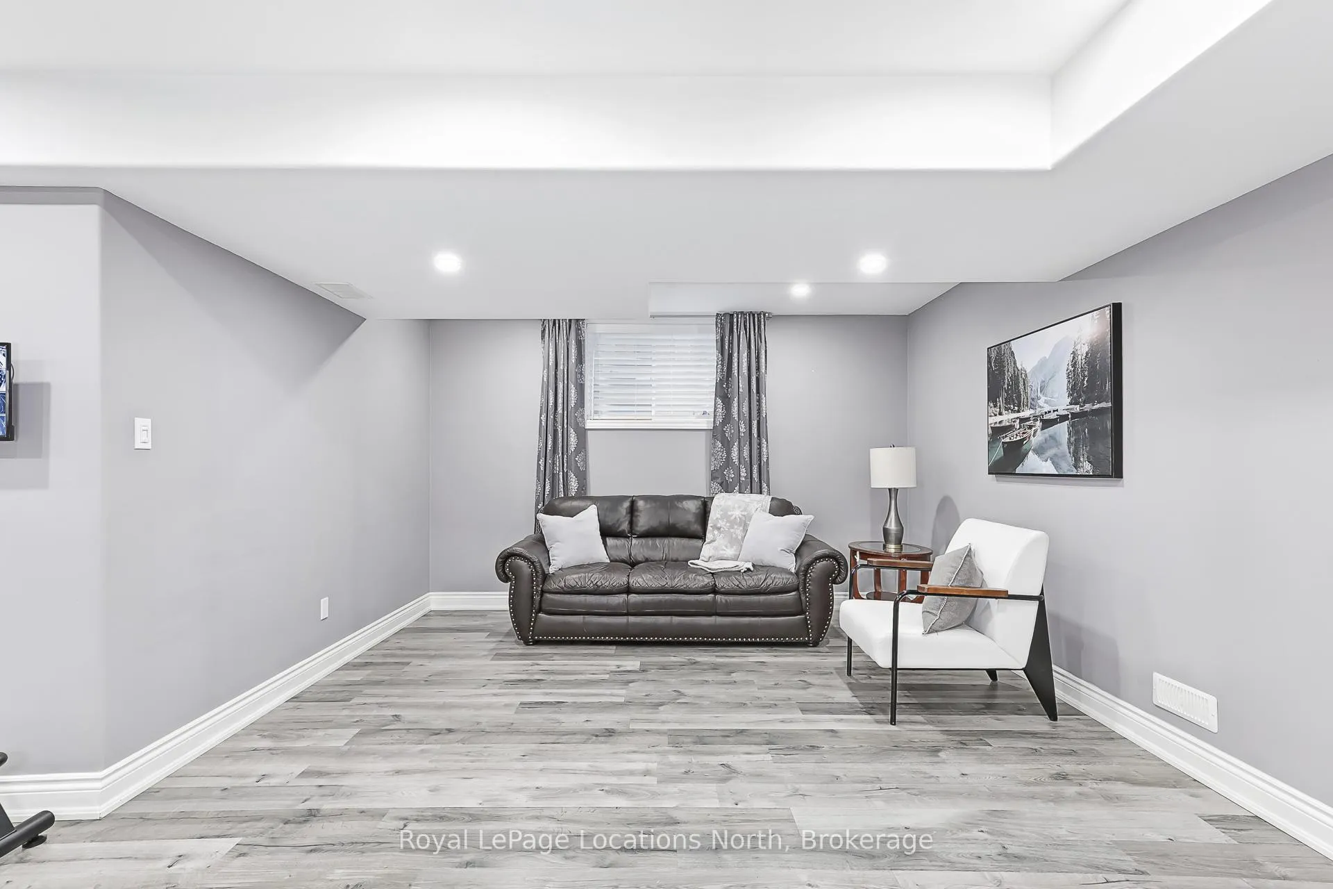 Photo 20 of 186 Findlay Drive, Collingwood — HOMEH