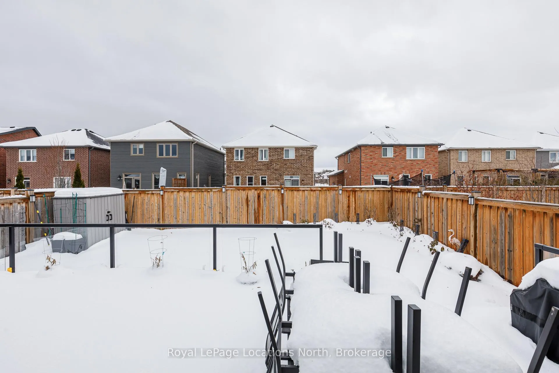 Photo 21 of 186 Findlay Drive, Collingwood — HOMEH