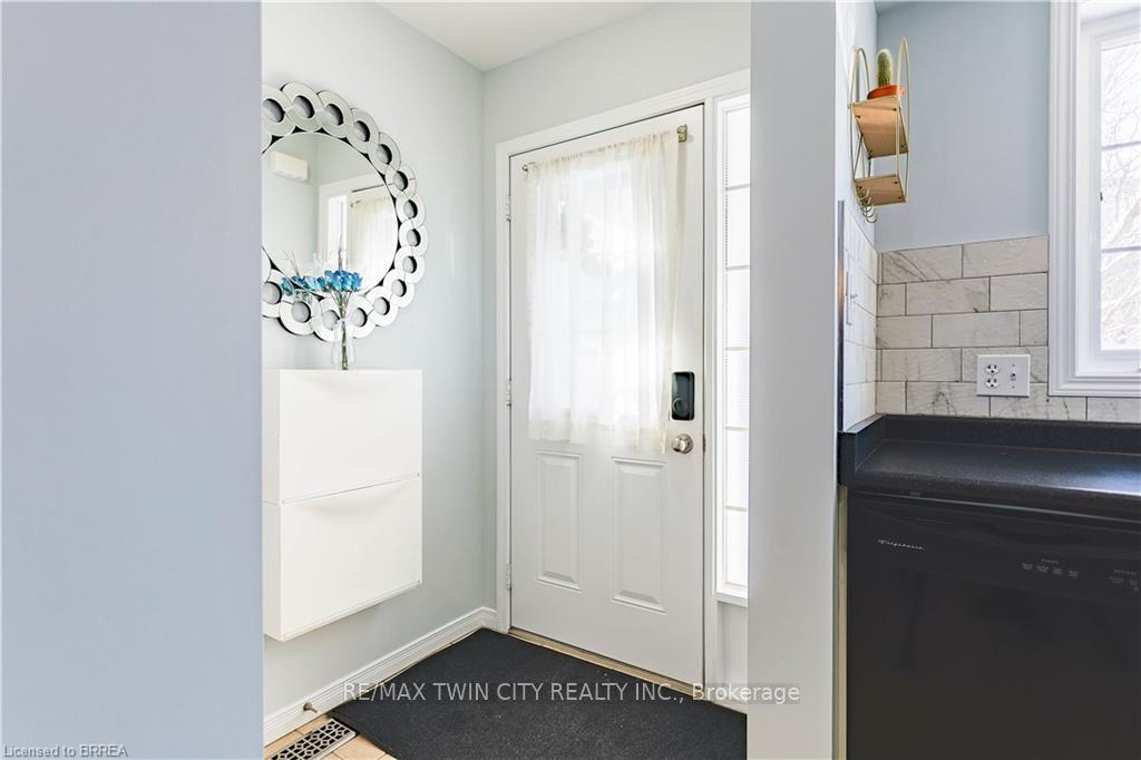 Photo 4 of Unit 3, 1328 Upper Sherman Avenue, Hamilton, Rushdale — HOMEH