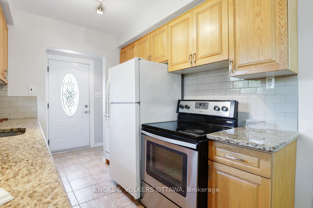 Photo 9 of 814 Pleasant Park Road, Ottawa, Elmvale Acres — HOMEH