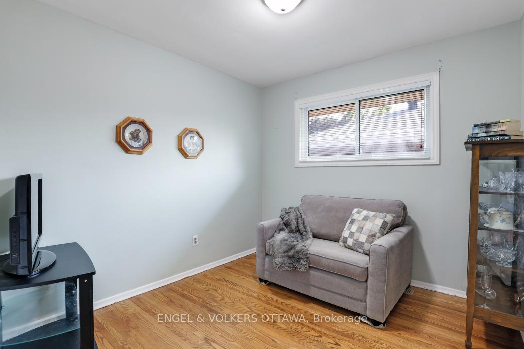 Photo 13 of 814 Pleasant Park Road, Ottawa, Elmvale Acres — HOMEH