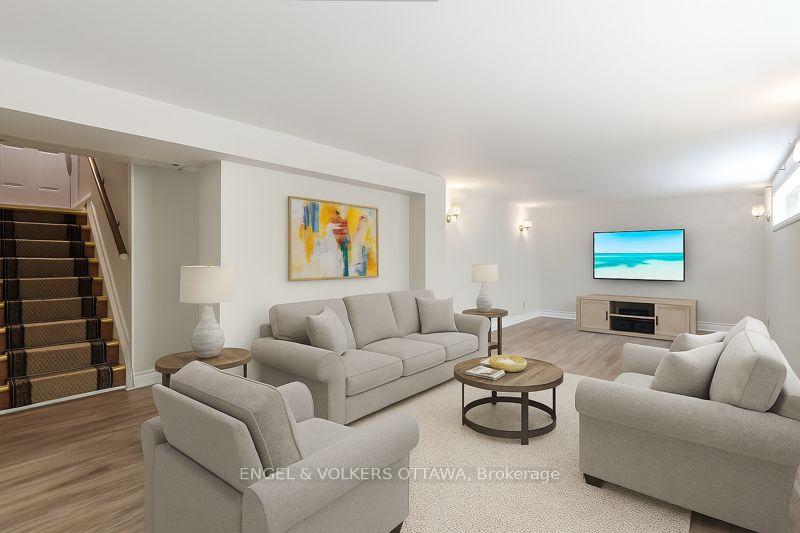Photo 15 of 814 Pleasant Park Road, Ottawa, Elmvale Acres — HOMEH