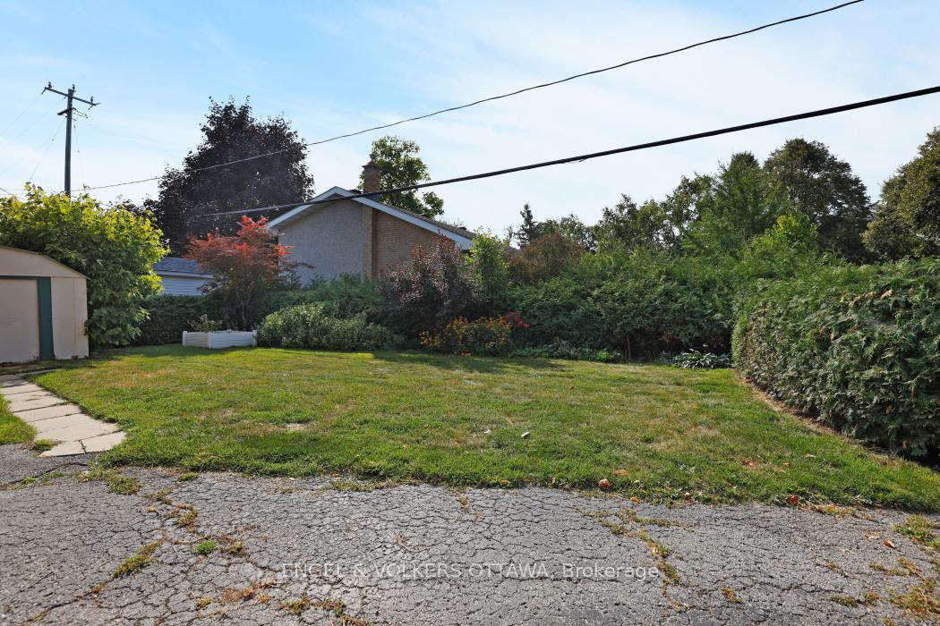 Photo 19 of 814 Pleasant Park Road, Ottawa, Elmvale Acres — HOMEH