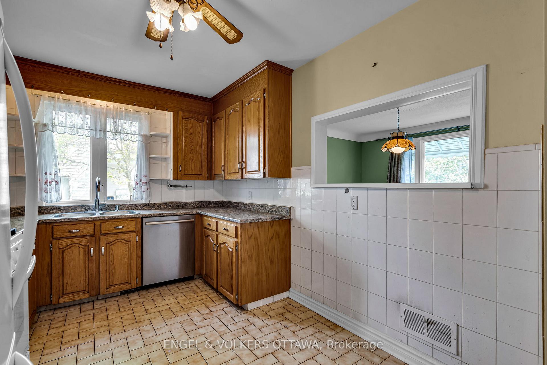 Photo 15 of 522 Cambridge Street S, Ottawa, West Centre Town — HOMEH