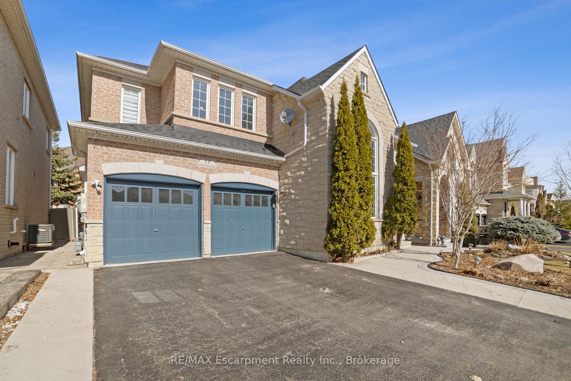 Photo 2 of 18 Cooperage Street, Brampton, Bram West — HOMEH