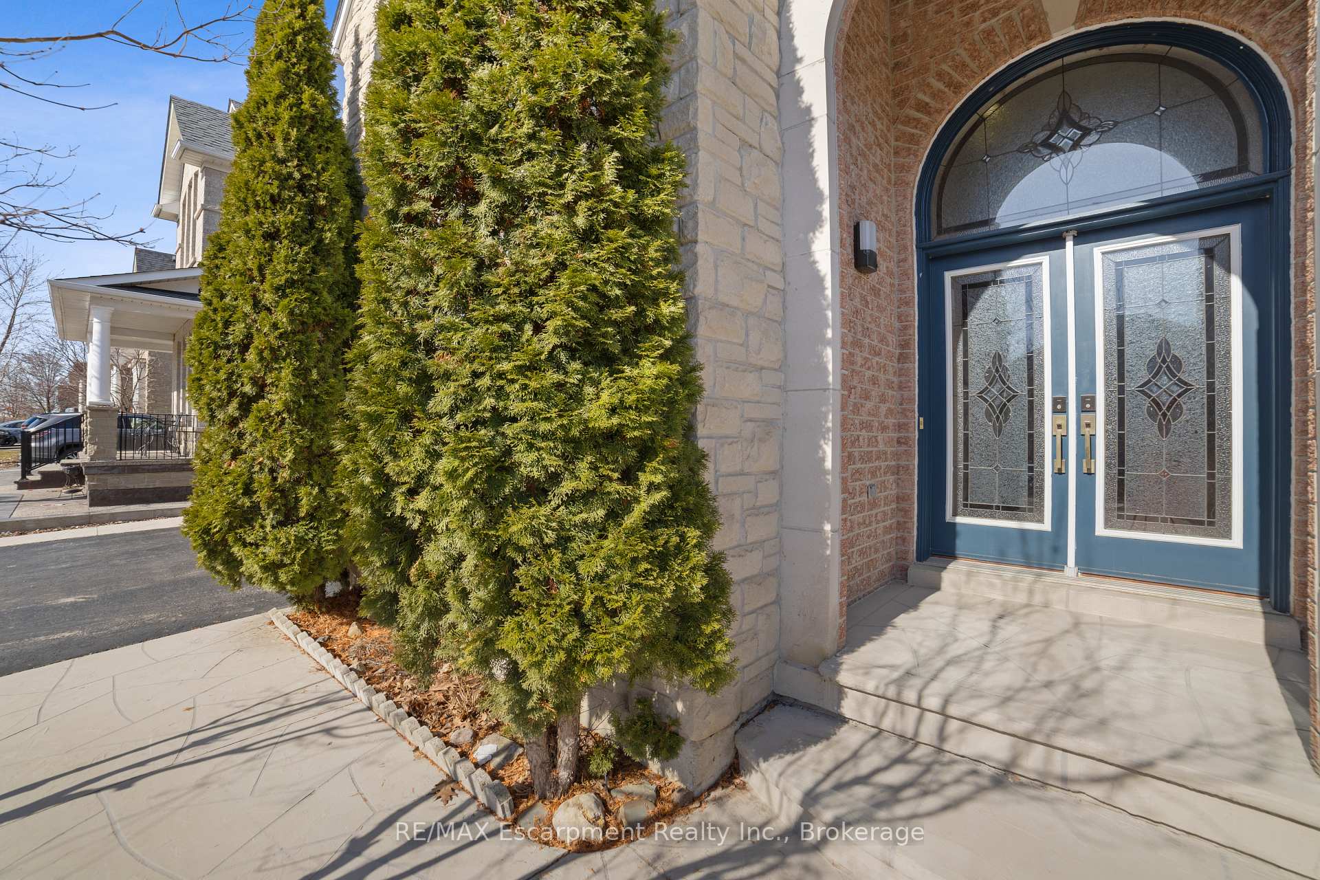 Photo 3 of 18 Cooperage Street, Brampton, Bram West — HOMEH