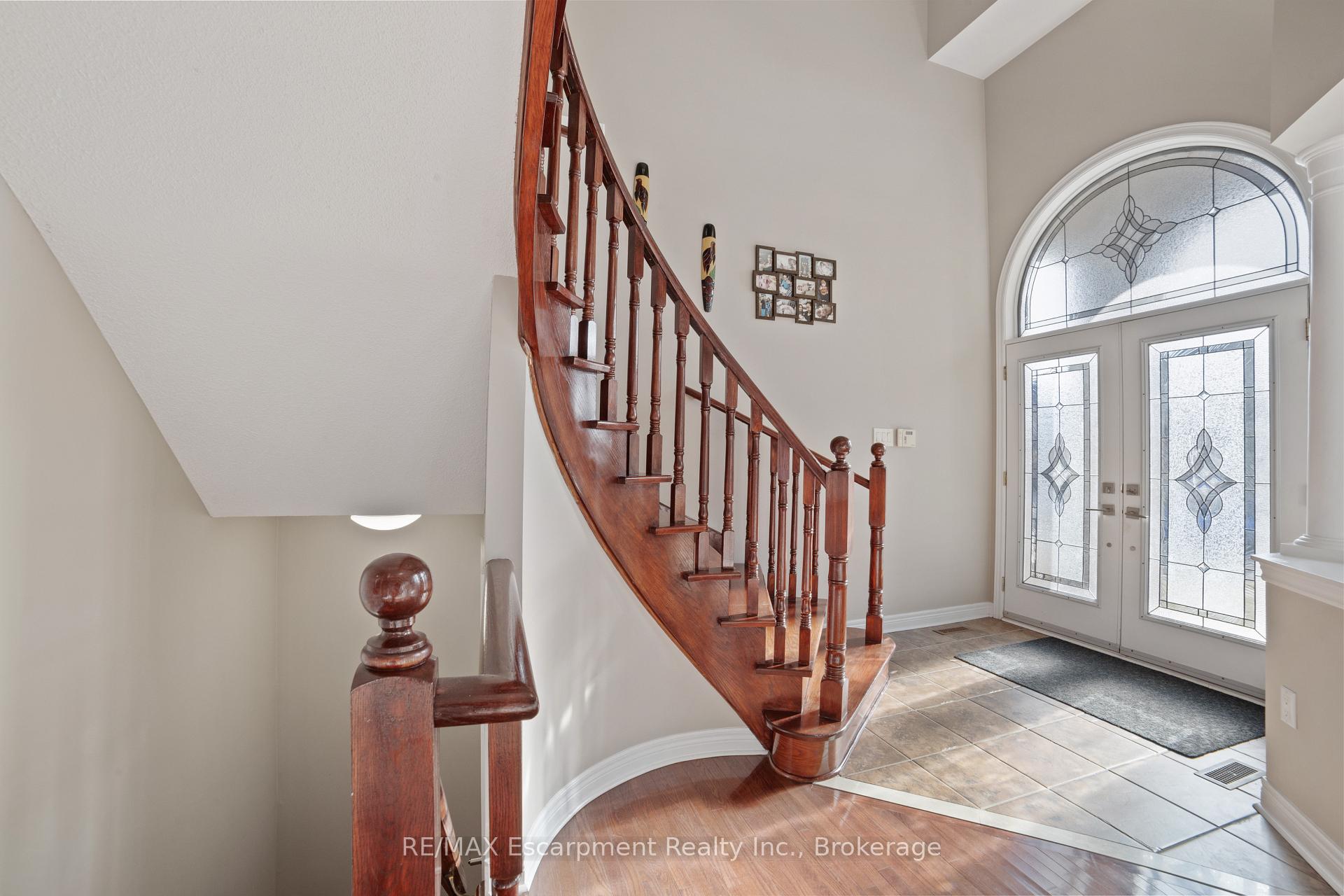 Photo 4 of 18 Cooperage Street, Brampton, Bram West — HOMEH