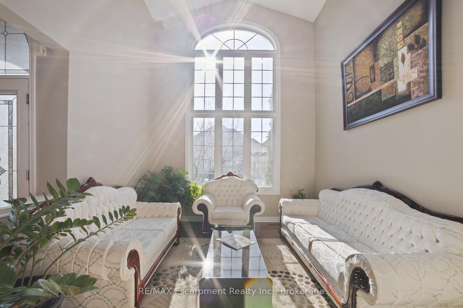 Photo 5 of 18 Cooperage Street, Brampton, Bram West — HOMEH