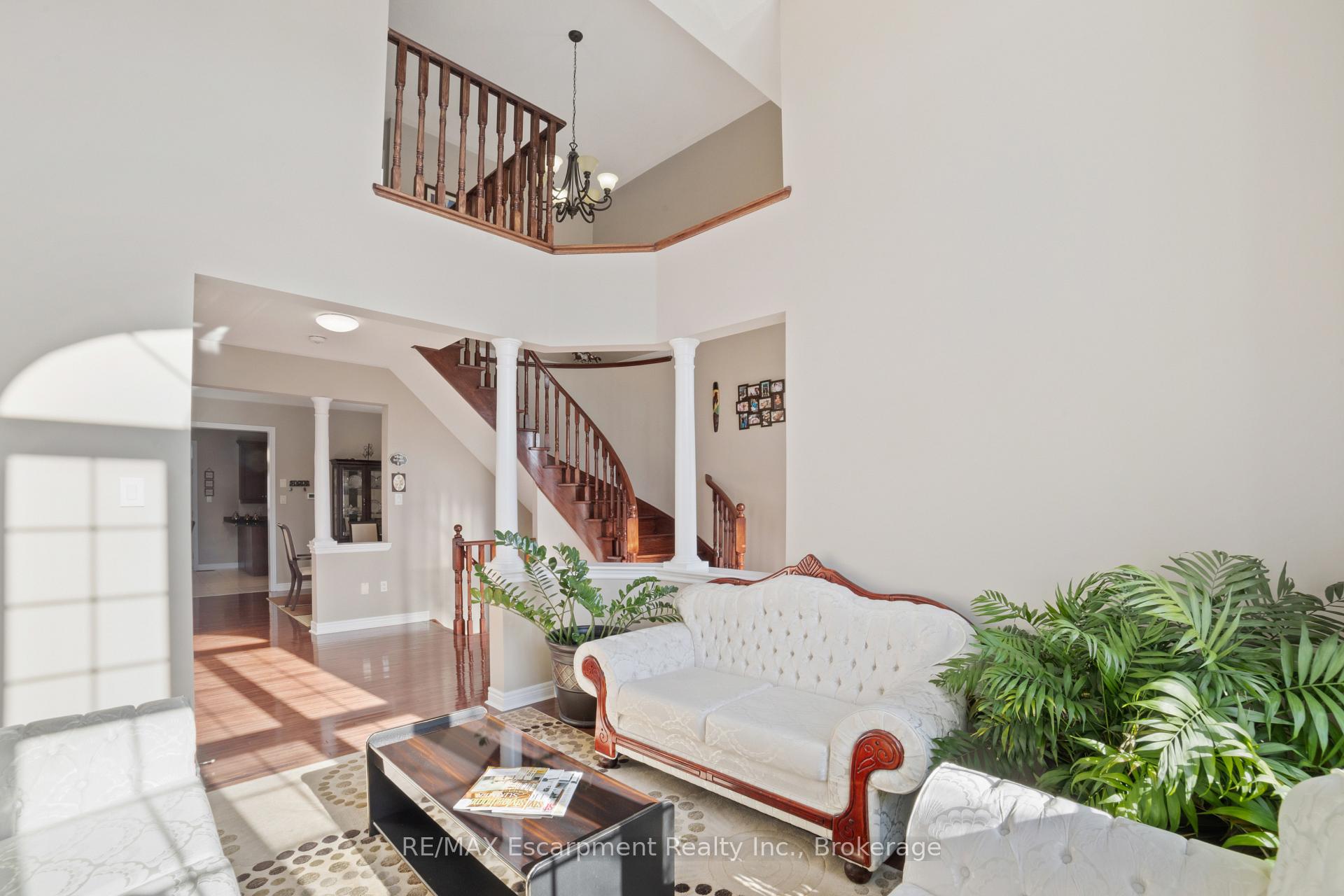 Photo 7 of 18 Cooperage Street, Brampton, Bram West — HOMEH