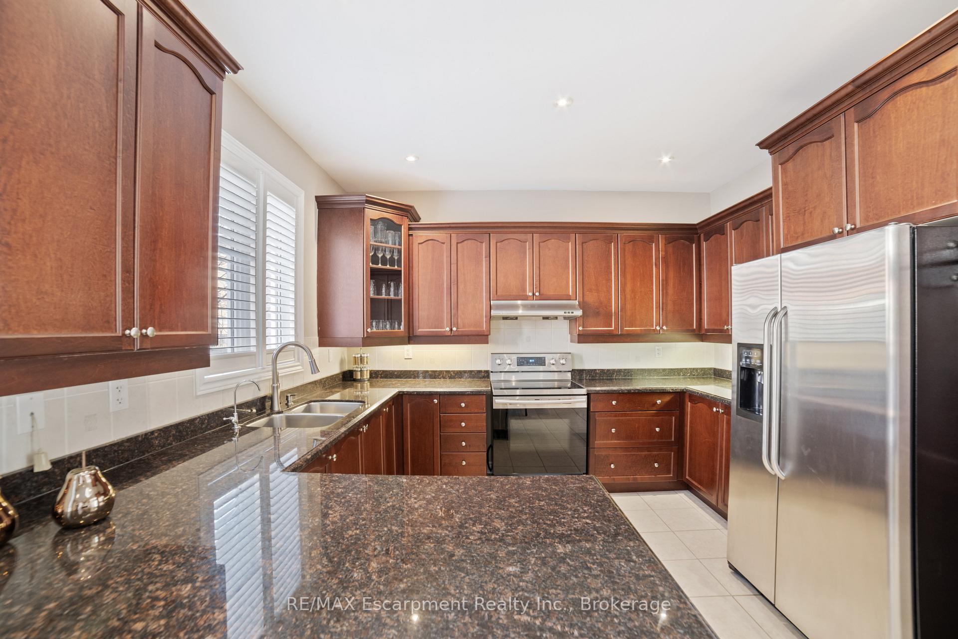 Photo 15 of 18 Cooperage Street, Brampton, Bram West — HOMEH