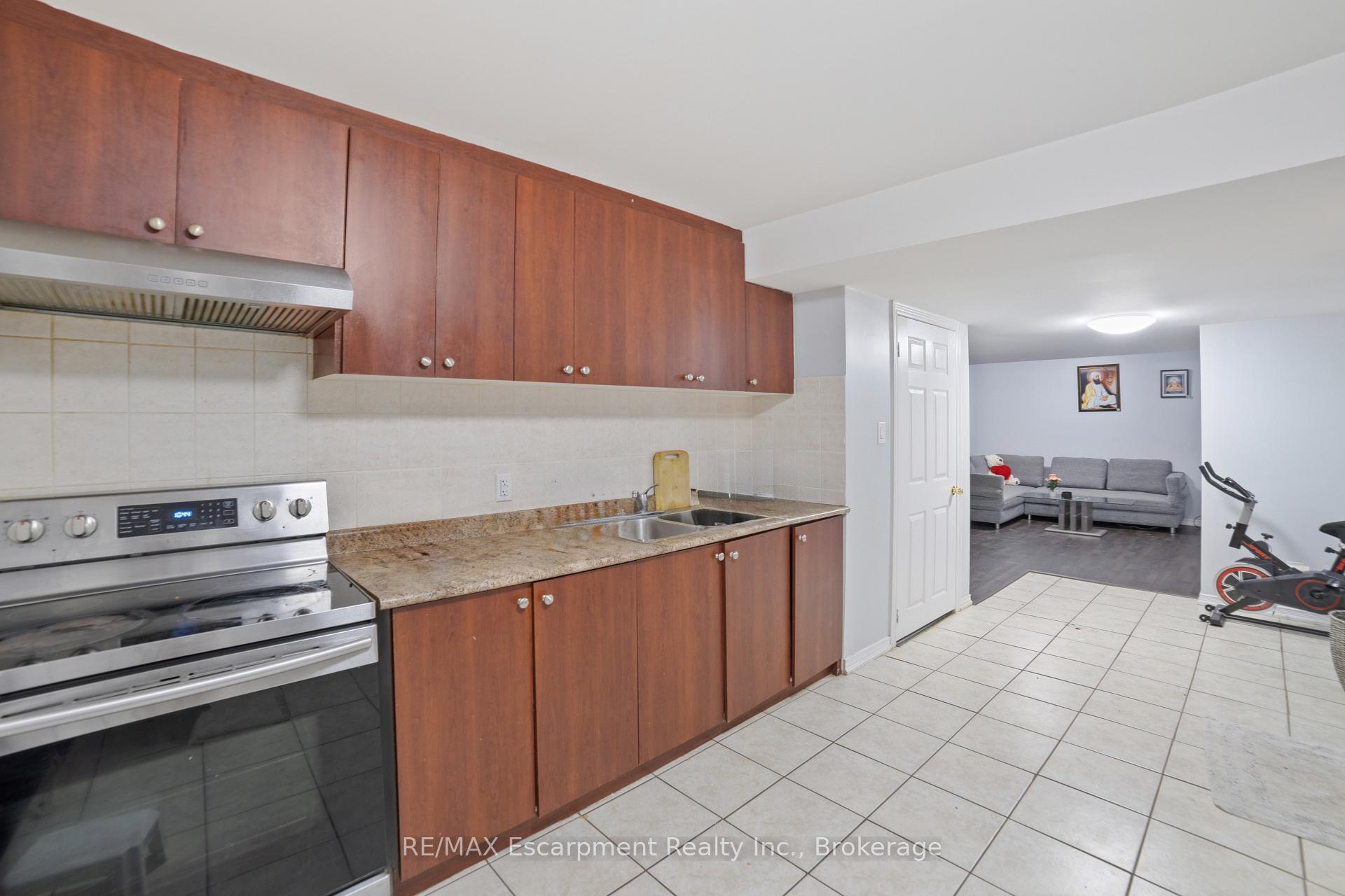 Photo 36 of 18 Cooperage Street, Brampton, Bram West — HOMEH
