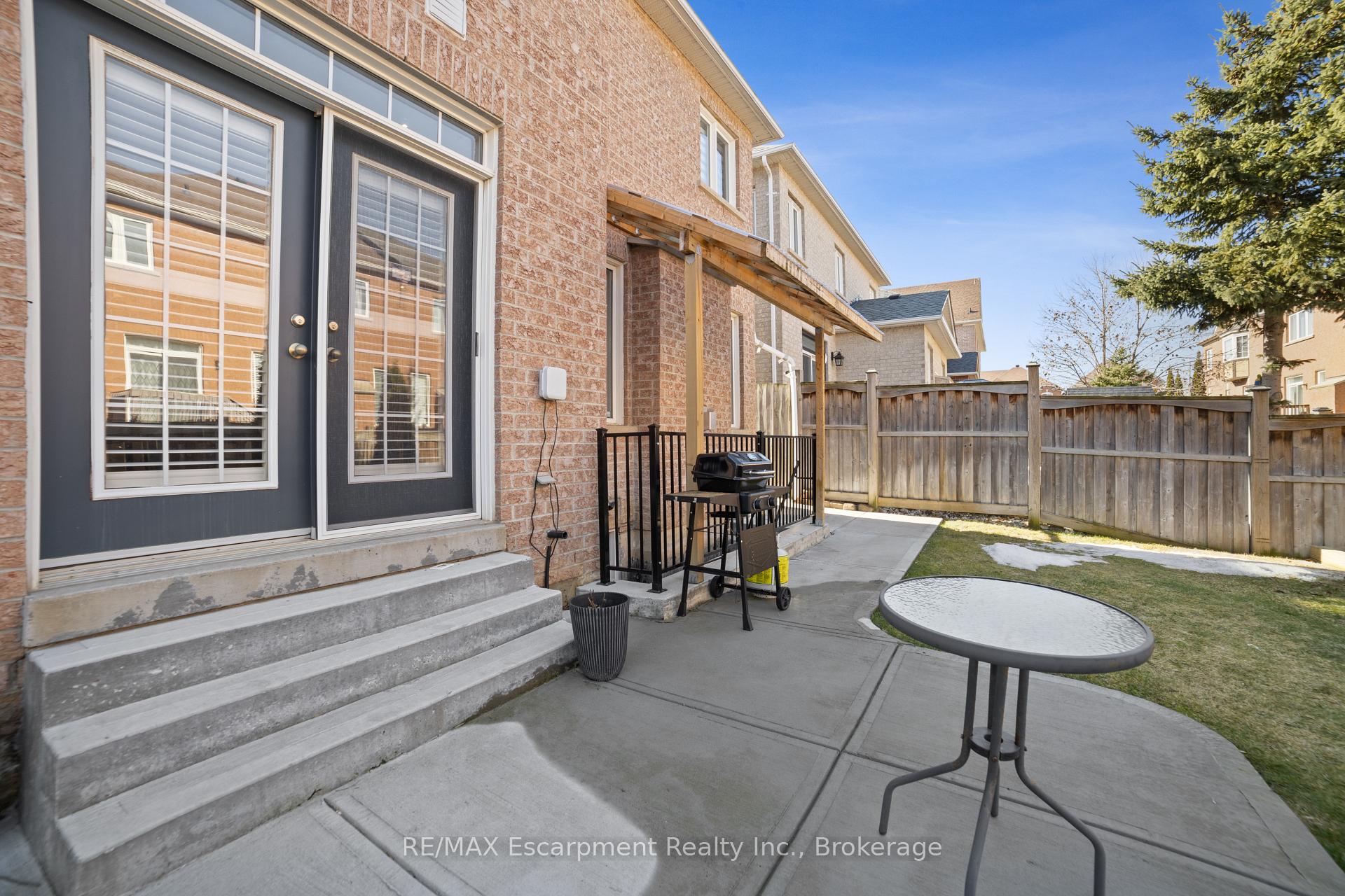 Photo 40 of 18 Cooperage Street, Brampton, Bram West — HOMEH