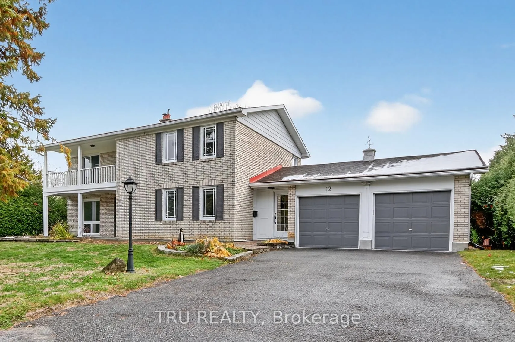 Photo 1 of 12 Apache Crescent, Ottawa, City View/Skyline/Fisher Heights/Parkwood Hills — HOMEH