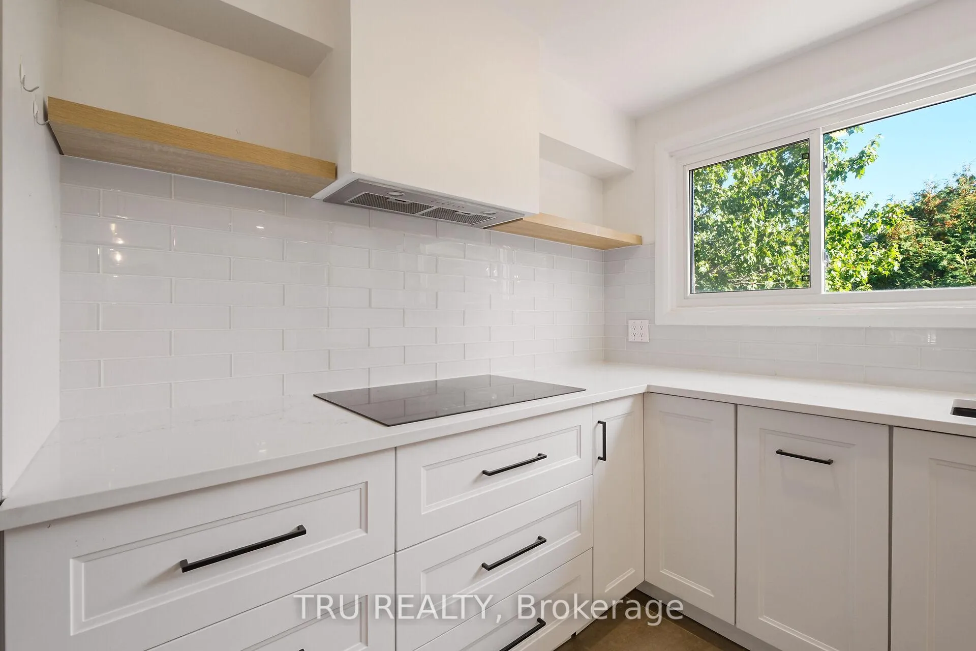 Photo 19 of 12 Apache Crescent, Ottawa, City View/Skyline/Fisher Heights/Parkwood Hills — HOMEH