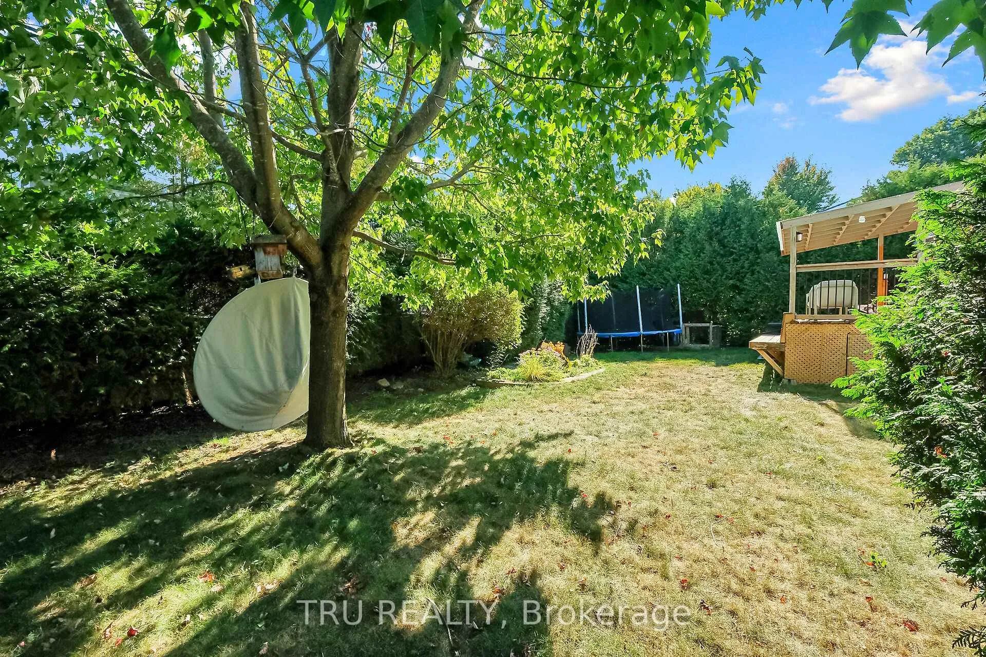 Photo 42 of 12 Apache Crescent, Ottawa, City View/Skyline/Fisher Heights/Parkwood Hills — HOMEH
