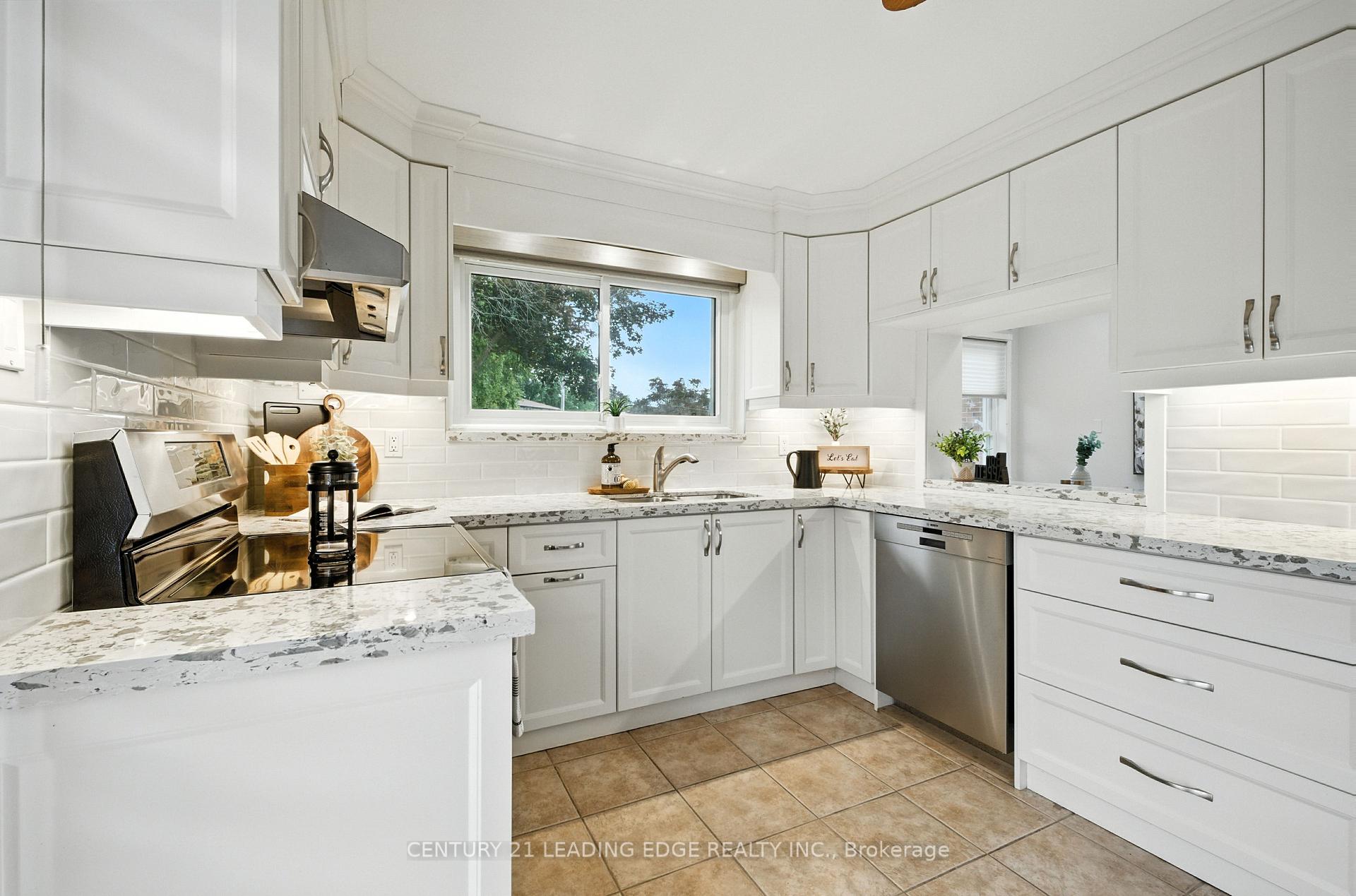 Photo 9 of 16 Burningham Crescent, Ajax, Central West — HOMEH