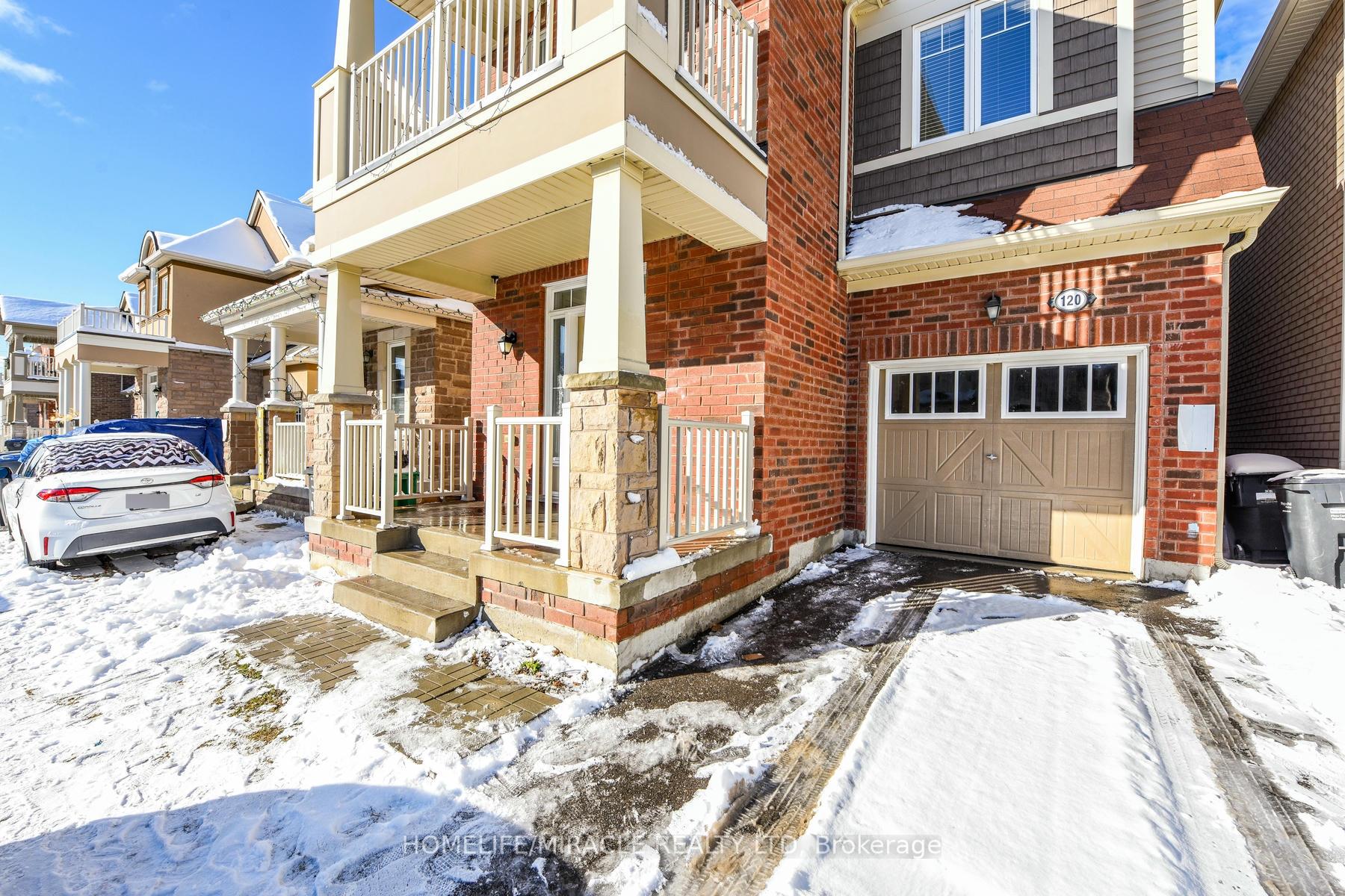 Front of 120 Benhurst Crescent