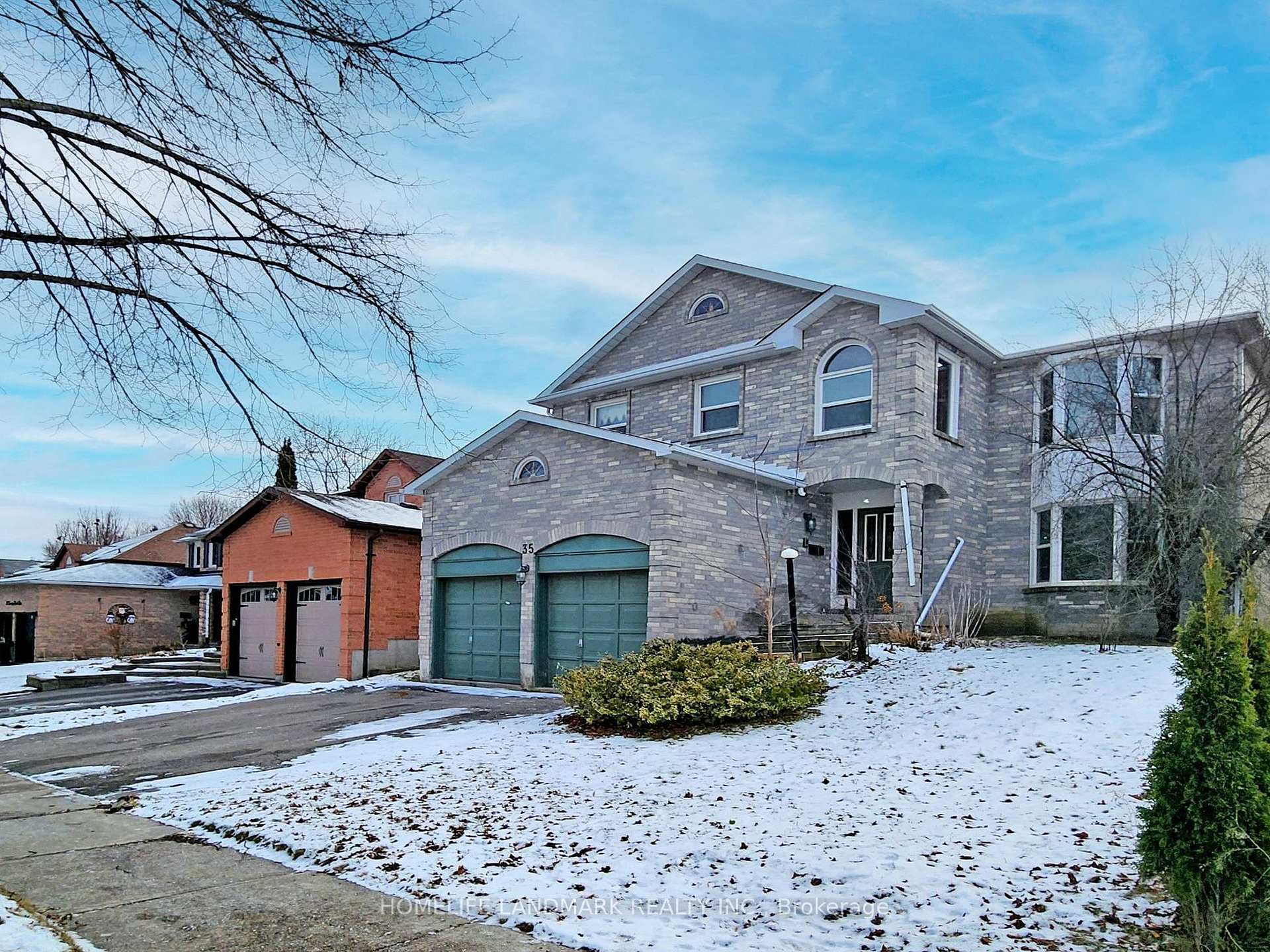 Photo 2 of 35 Tannery Creek Crescent, Aurora, Aurora Highlands — HOMEH