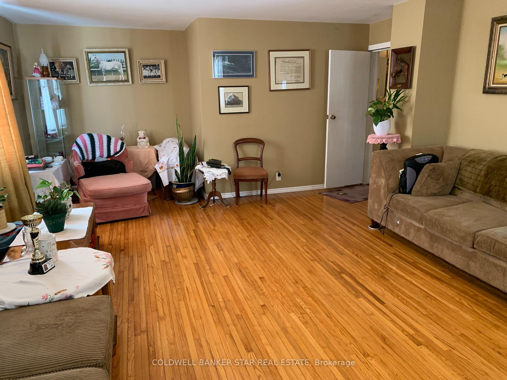 Photo 2 of 463 South Edgeware Road, St. Thomas — HOMEH