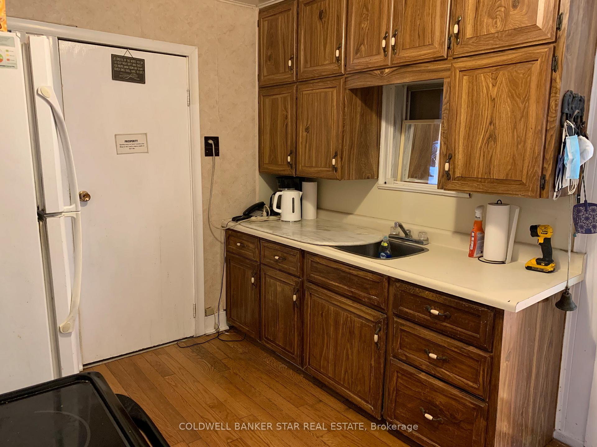 Photo 11 of 463 South Edgeware Road, St. Thomas — HOMEH