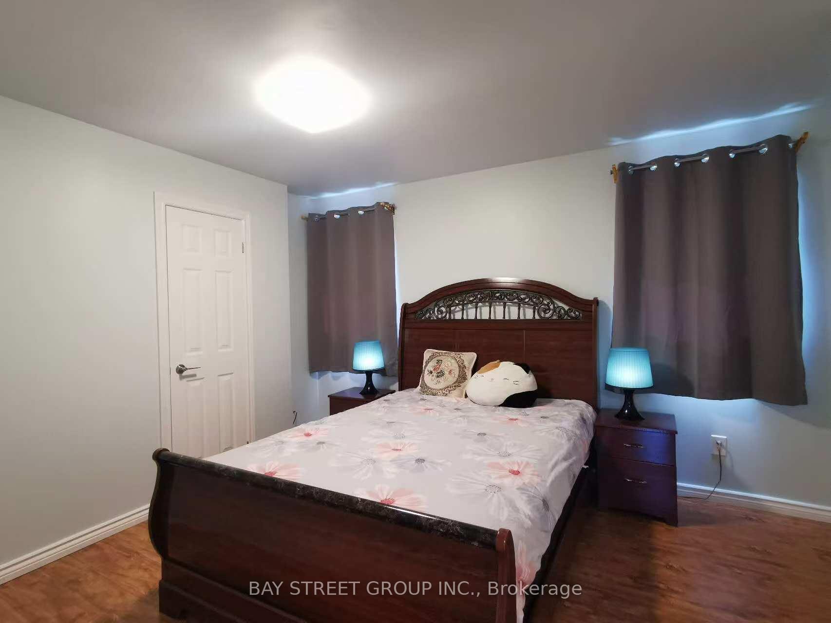 Photo 10 of 77 Toba Crescent, Brampton, Heart Lake East — HOMEH