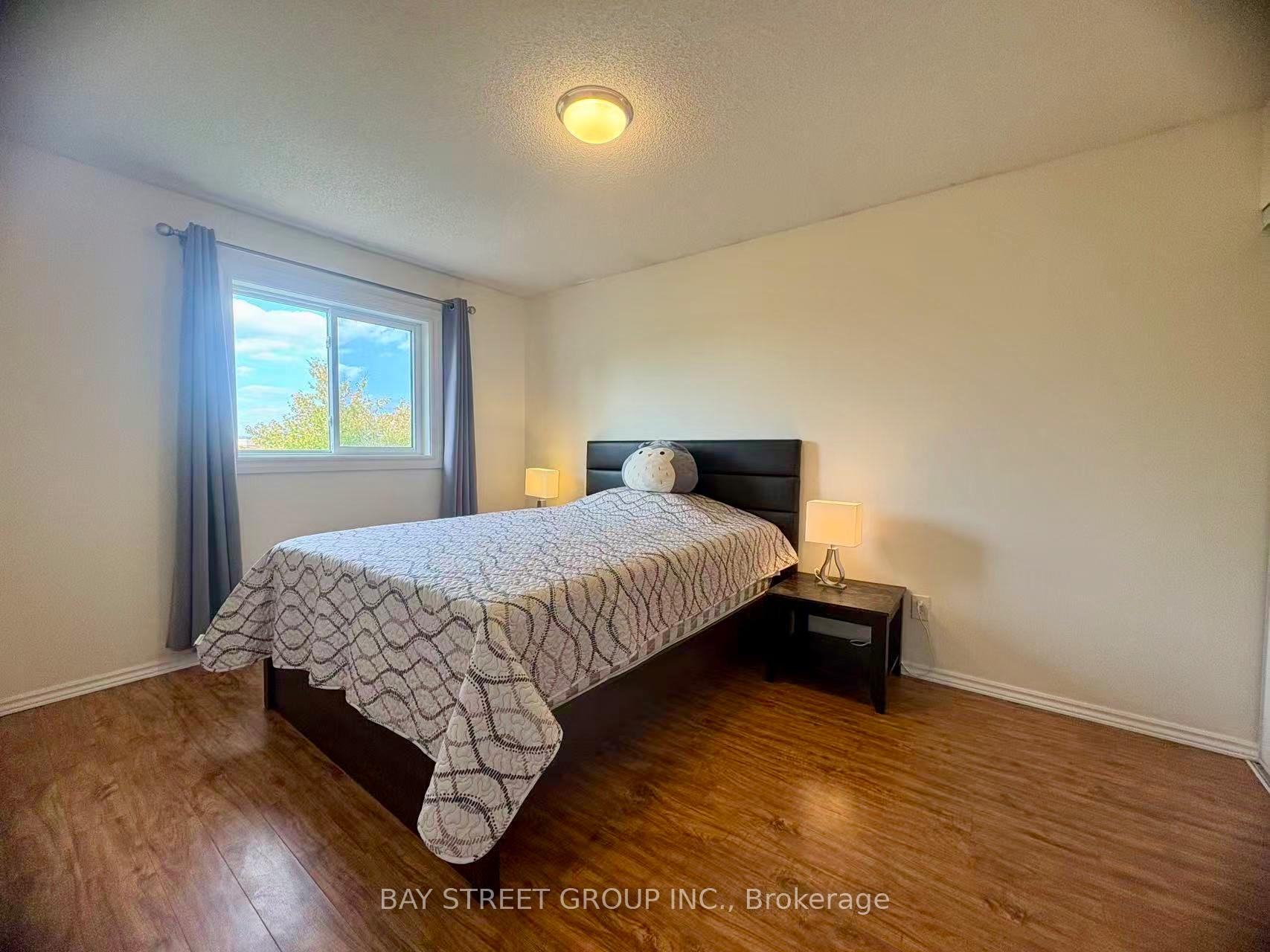 Photo 13 of 77 Toba Crescent, Brampton, Heart Lake East — HOMEH