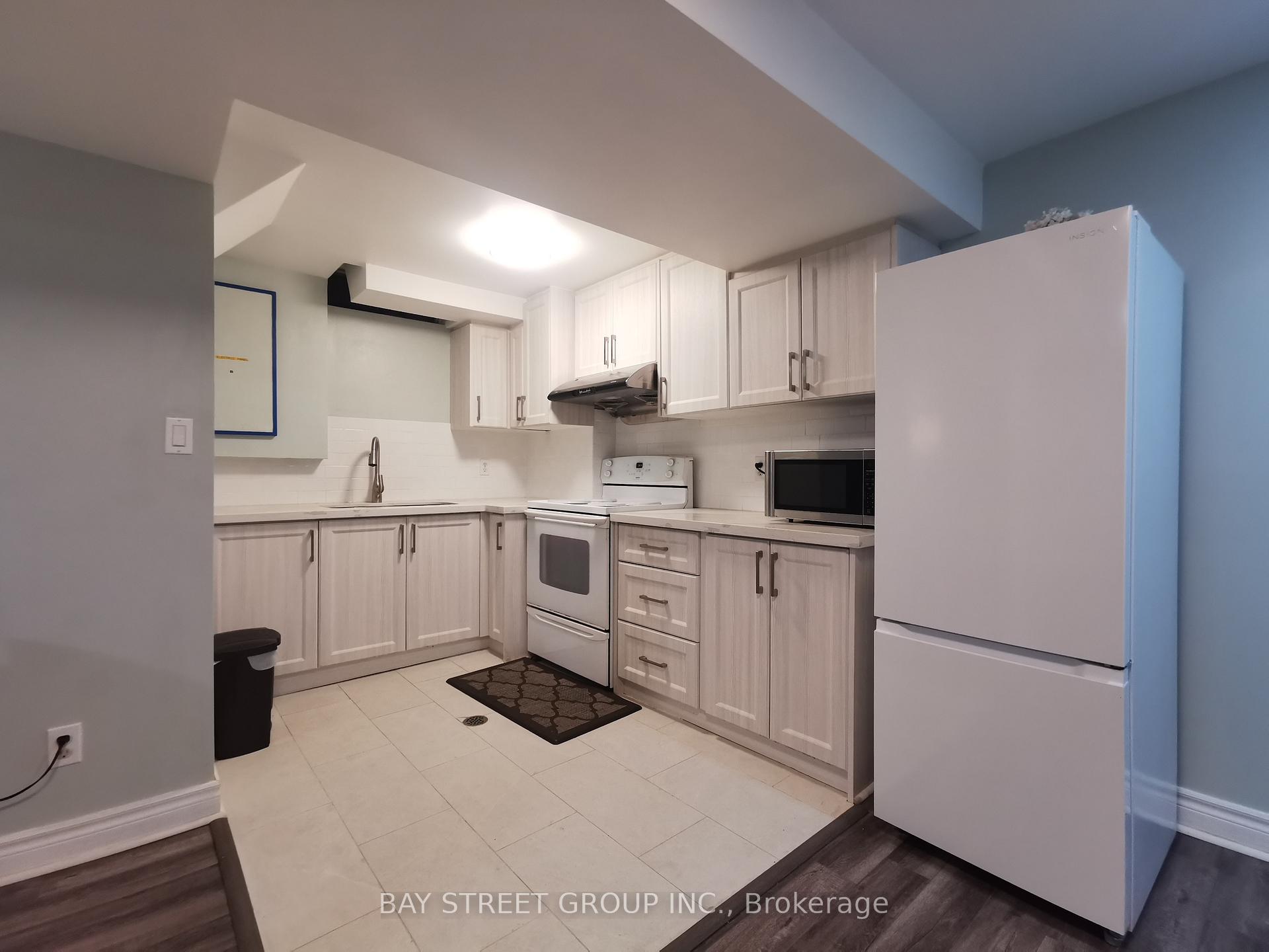 Photo 17 of 77 Toba Crescent, Brampton, Heart Lake East — HOMEH