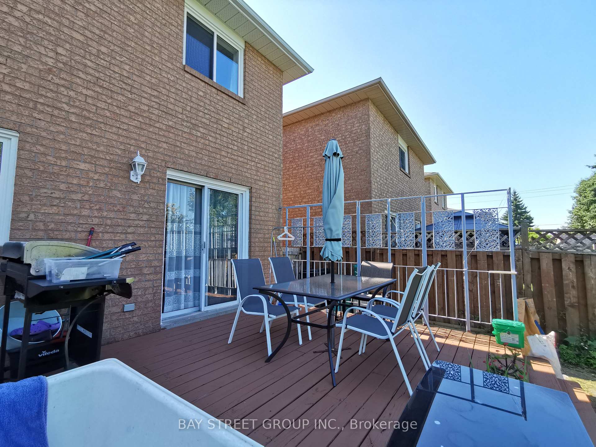Photo 23 of 77 Toba Crescent, Brampton, Heart Lake East — HOMEH
