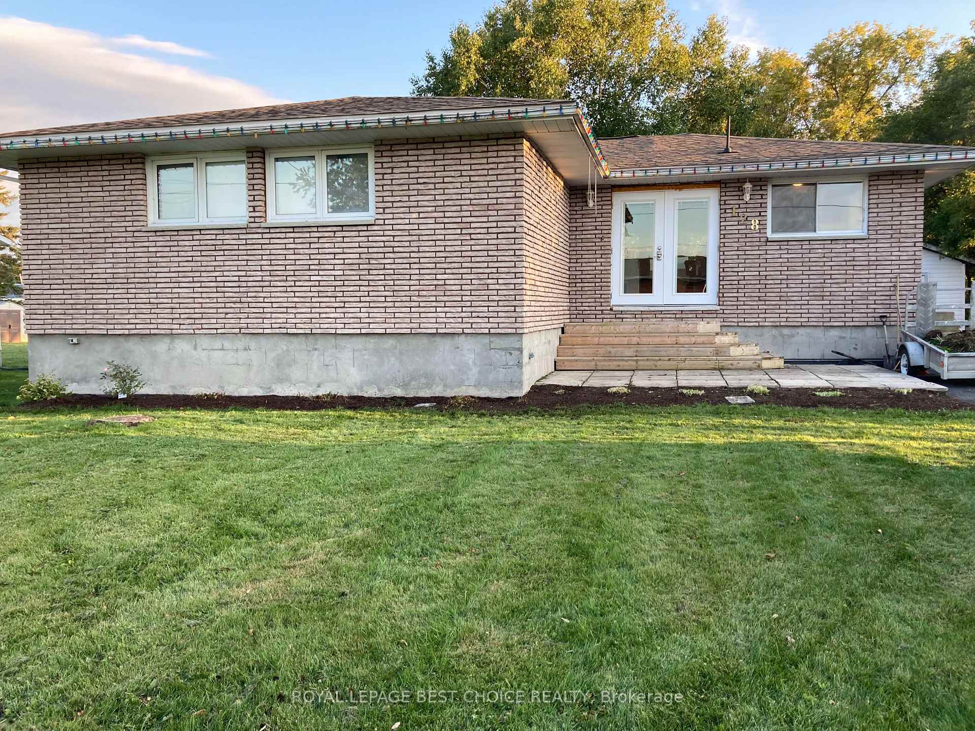 Photo 3 of 128 Third Avenue, Englehart — HOMEH