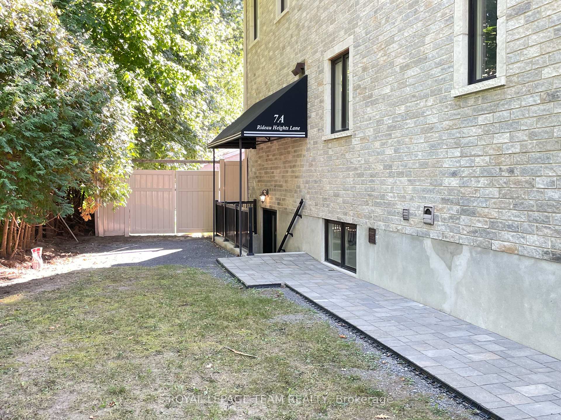 Photo 4 of Unit A, 7 Rideau Heights Lane, Ottawa, Rideau Heights/Rideau River — HOMEH