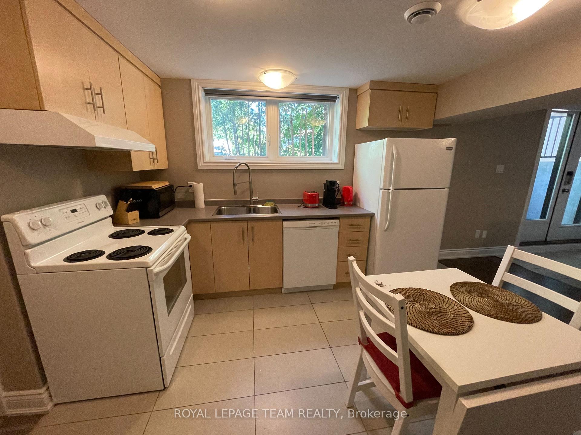 Photo 12 of Unit A, 7 Rideau Heights Lane, Ottawa, Rideau Heights/Rideau River — HOMEH