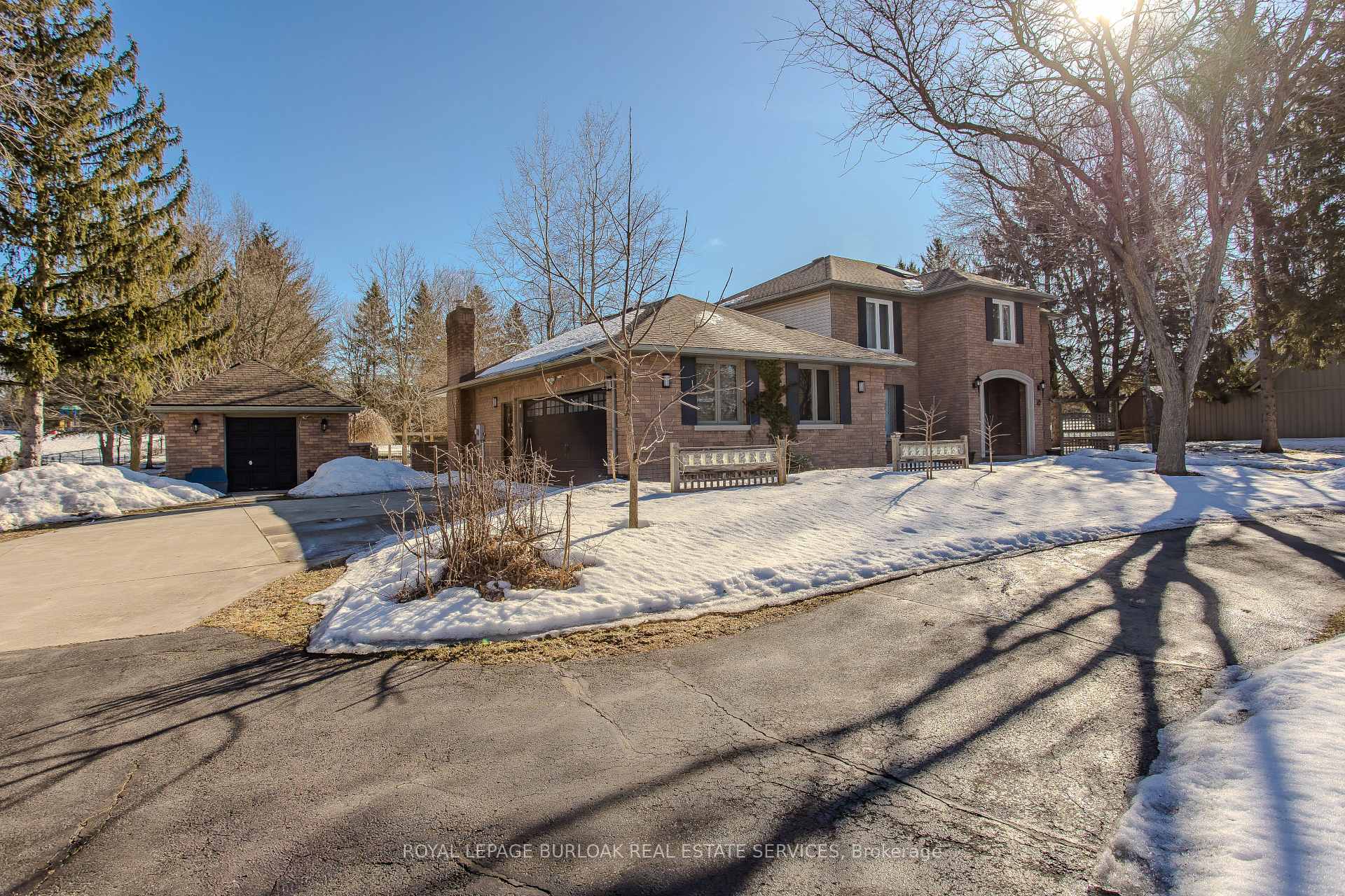Front of 10 Karendale Crescent