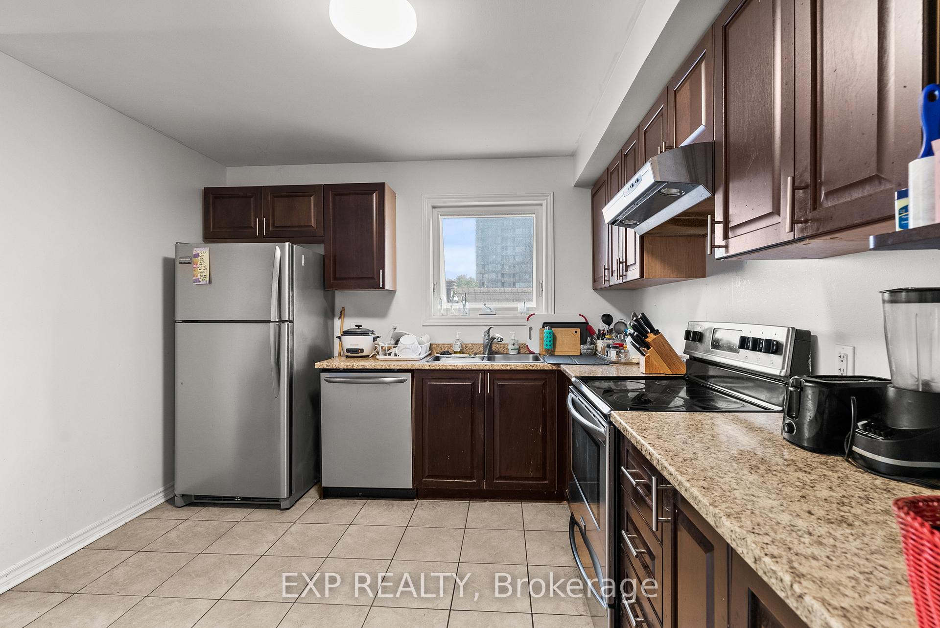 Photo 8 of Unit C, 52 Champagne Avenue, Ottawa, West Centre Town — HOMEH