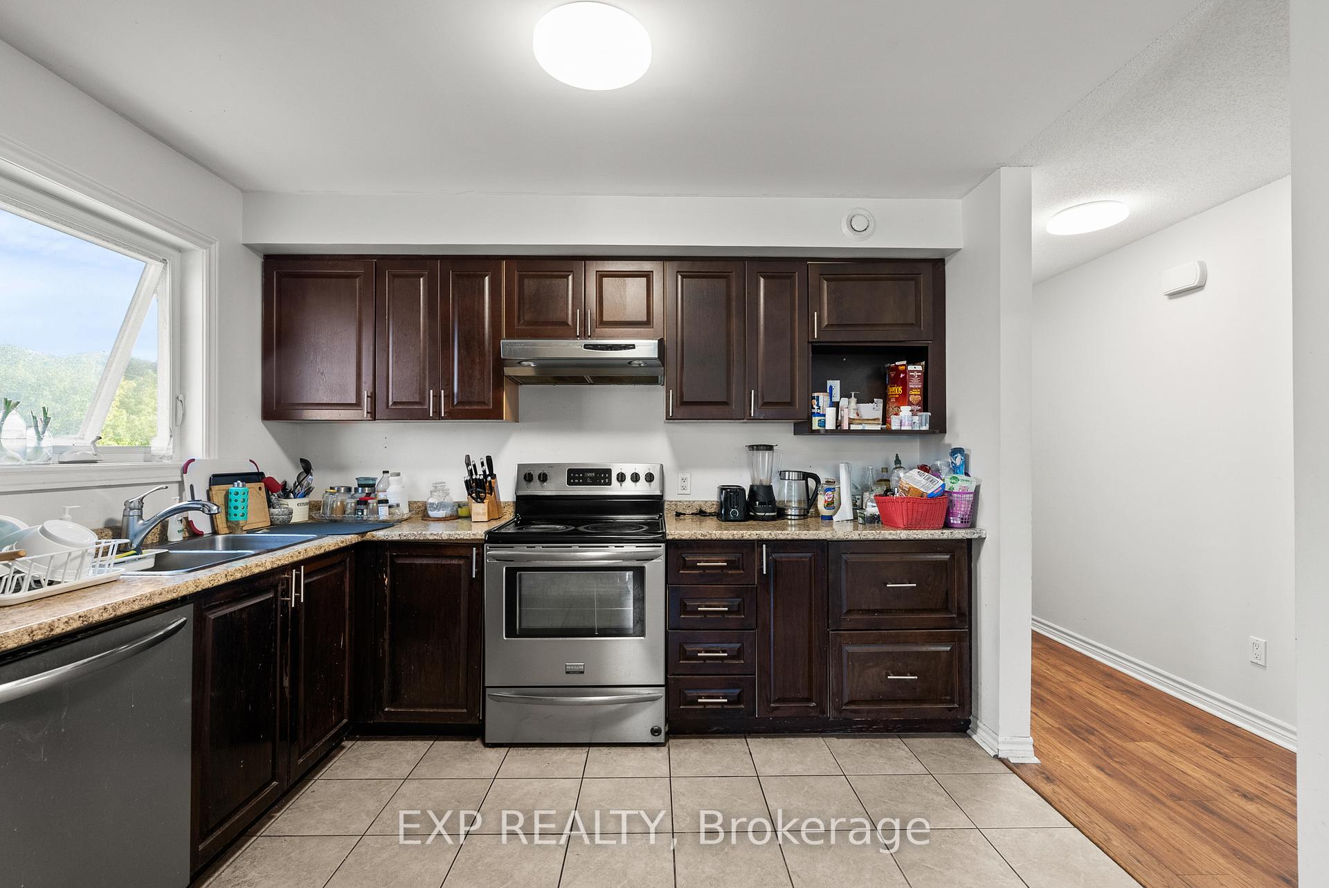 Photo 7 of Unit C, 52 Champagne Avenue, Ottawa, West Centre Town — HOMEH