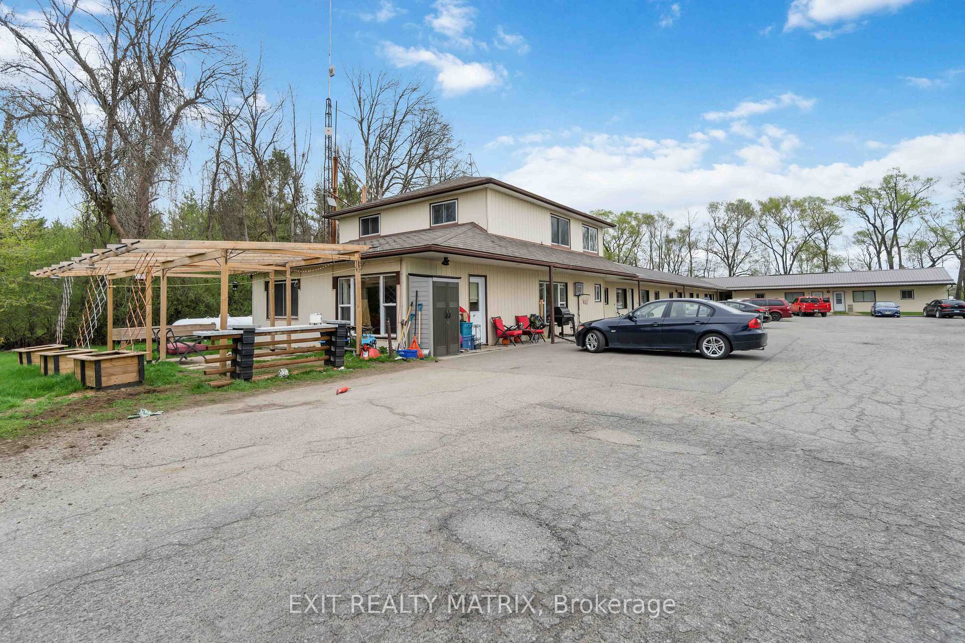 Front of Unit 2, 2039 County Rd 44
