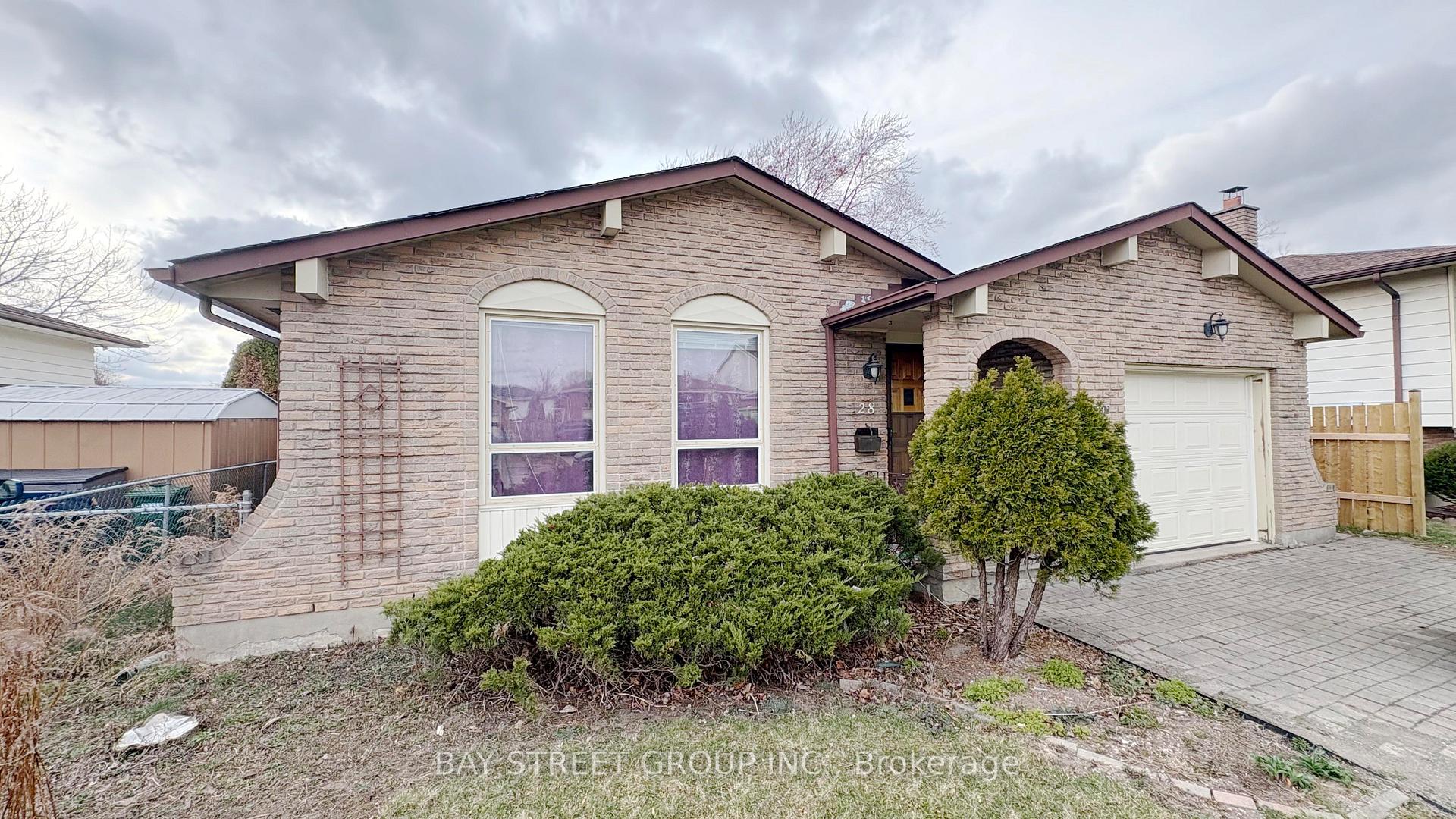 Photo 1 of 28 Roehampton Avenue, St. Catharines, Carlton/Bunting — HOMEH