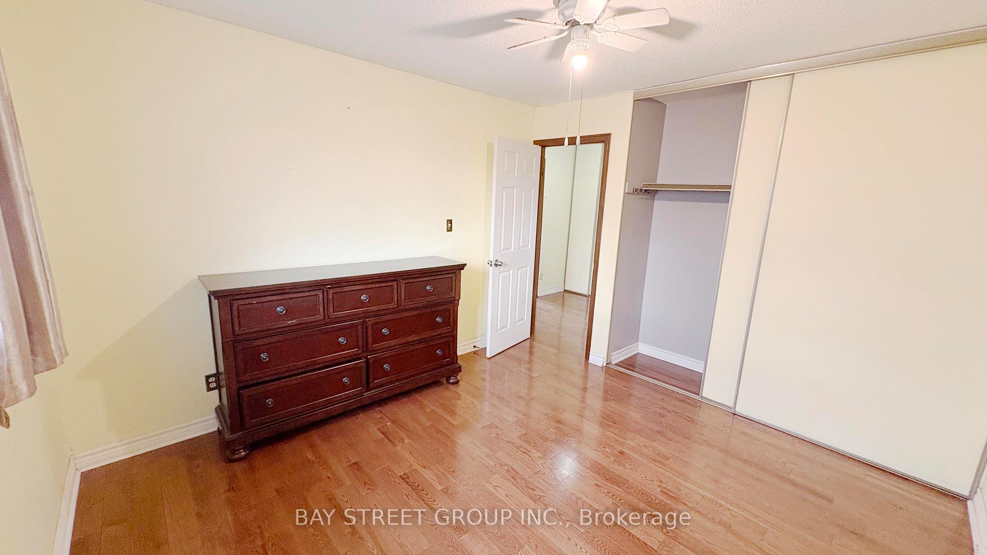 Photo 5 of 28 Roehampton Avenue, St. Catharines, Carlton/Bunting — HOMEH