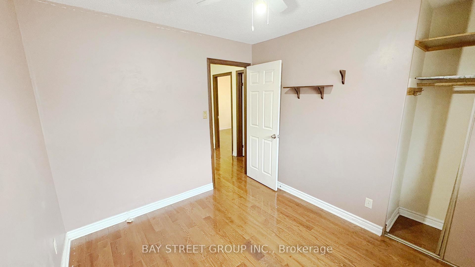 Photo 6 of 28 Roehampton Avenue, St. Catharines, Carlton/Bunting — HOMEH
