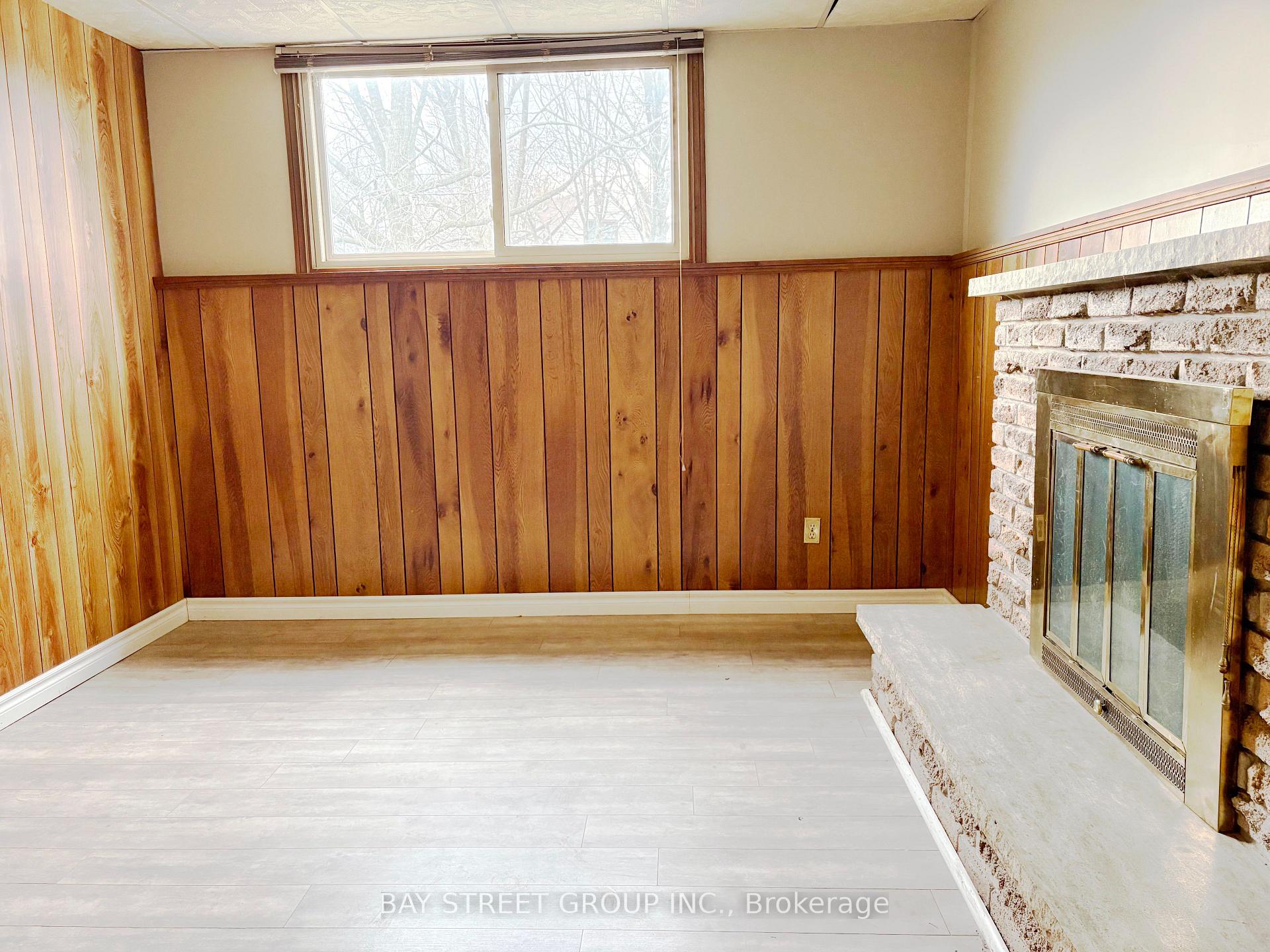 Photo 10 of 28 Roehampton Avenue, St. Catharines, Carlton/Bunting — HOMEH