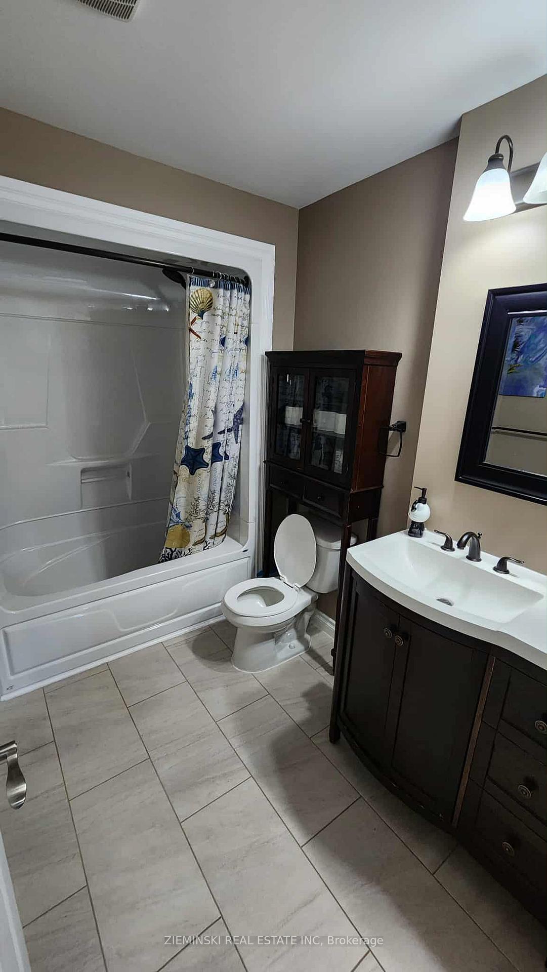 Photo 19 of 447 Eleventh Avenue, Cochrane — HOMEH