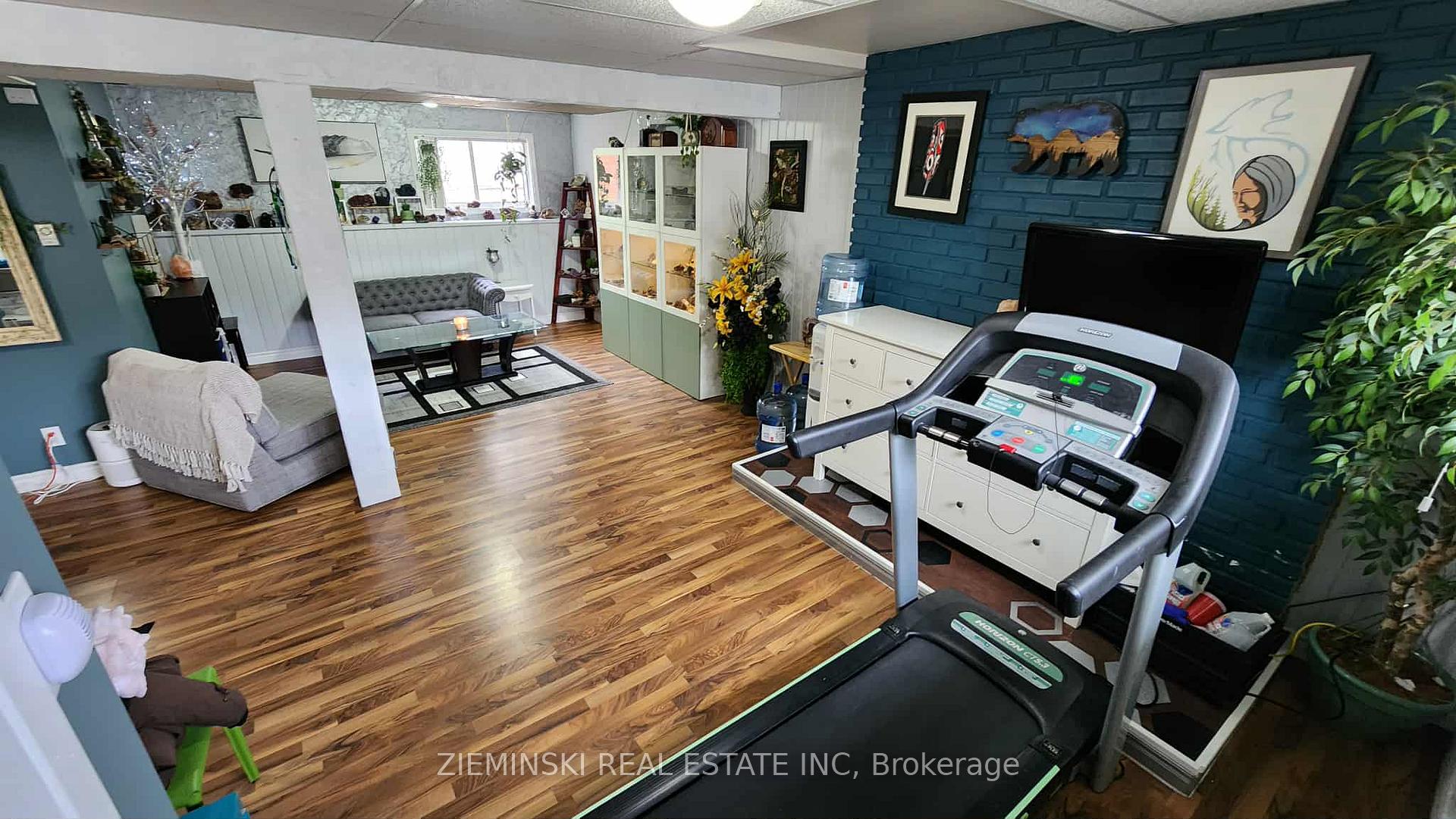 Photo 23 of 447 Eleventh Avenue, Cochrane — HOMEH