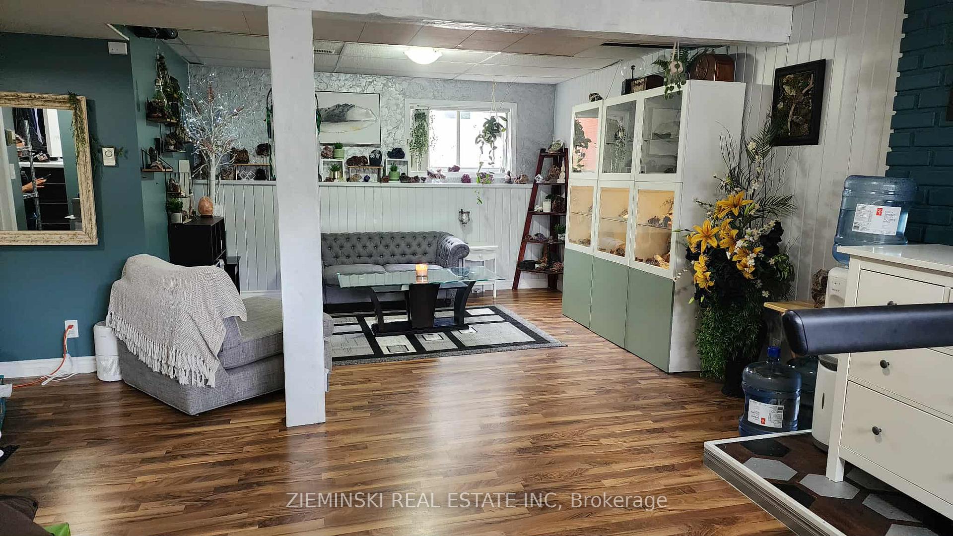 Photo 26 of 447 Eleventh Avenue, Cochrane — HOMEH