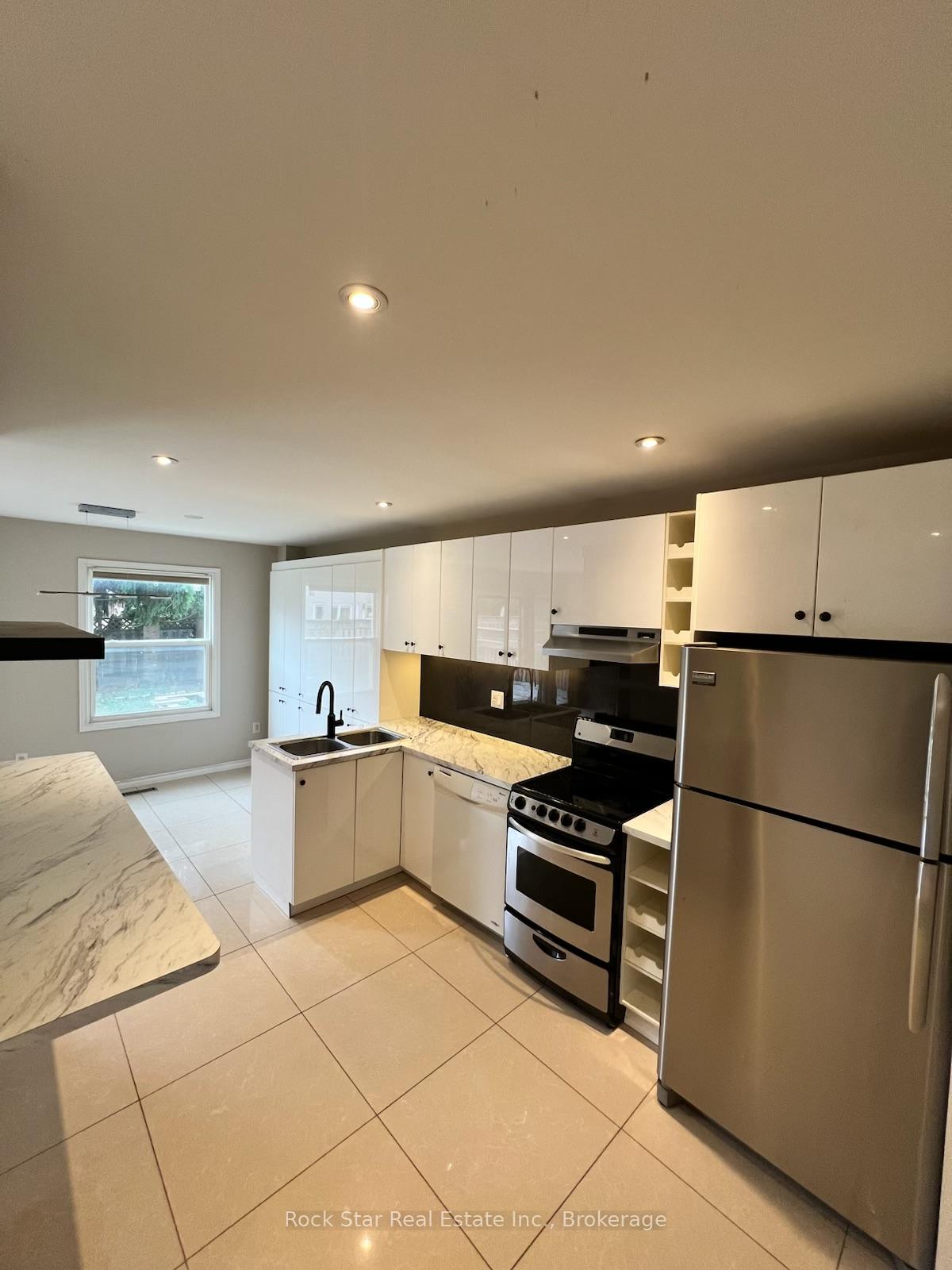 Photo 6 of 27 Delaney Crescent, Barrie, Northwest — HOMEH