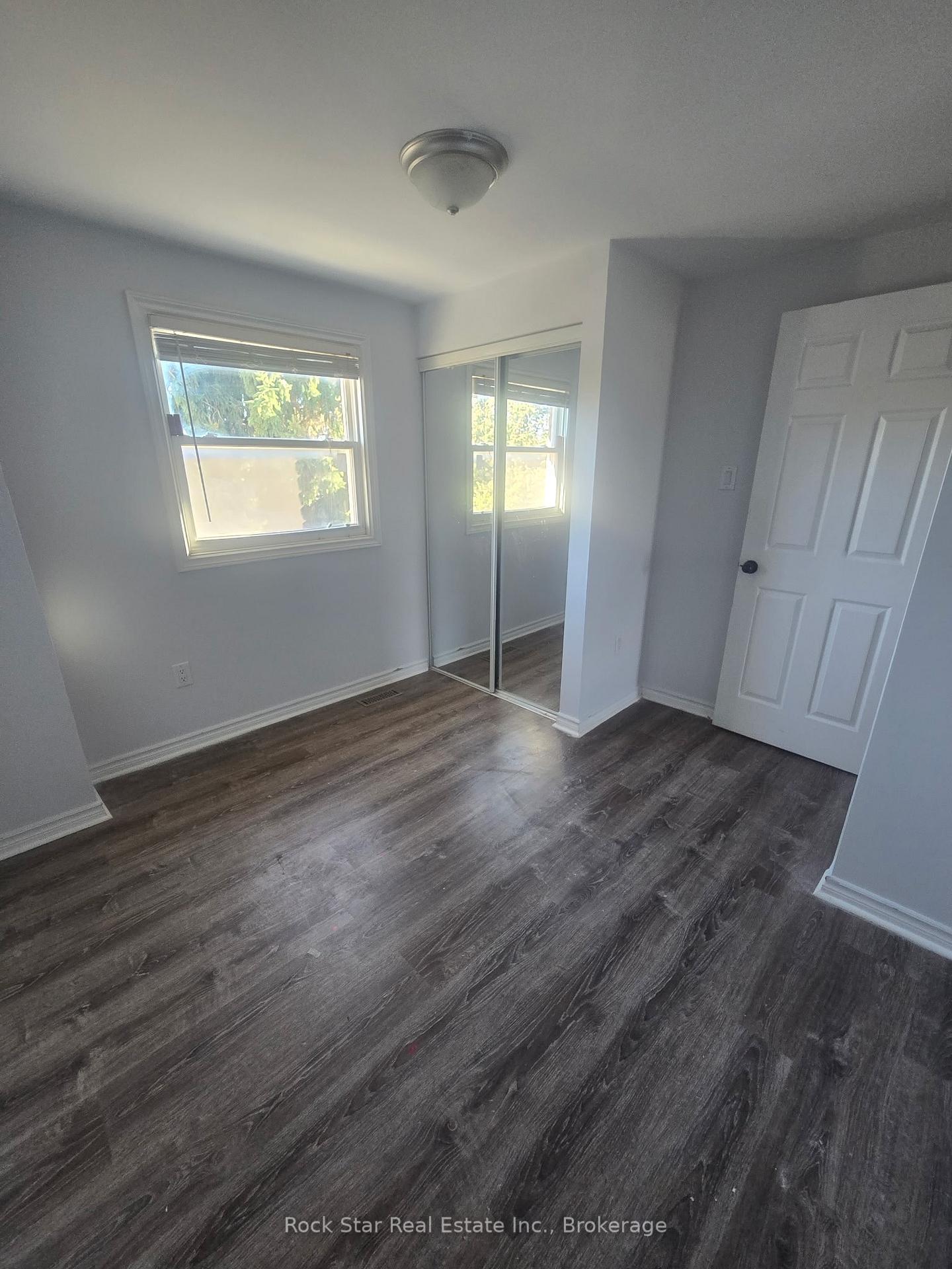 Photo 8 of 27 Delaney Crescent, Barrie, Northwest — HOMEH